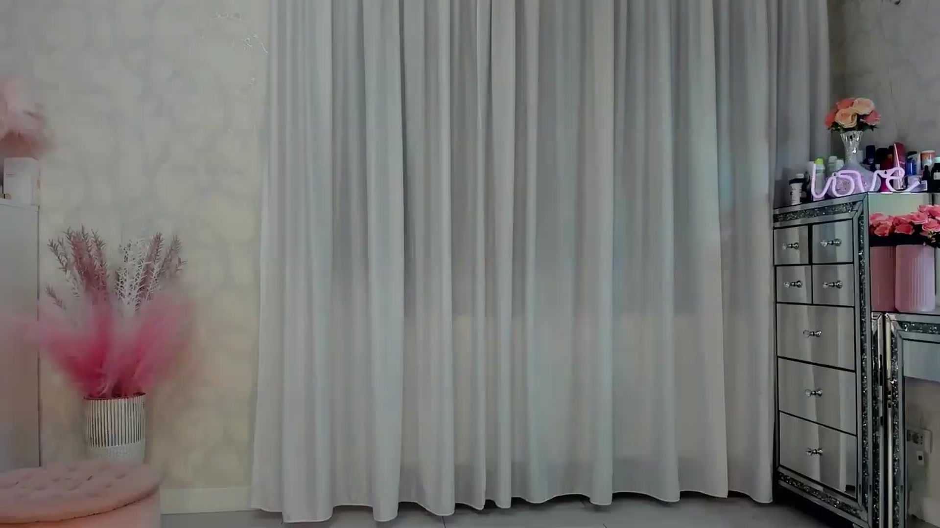 Gallery image thumbnail from MissButterfly's myfreecams stream on, 07/18/2026, 24:04 image 12 of 20