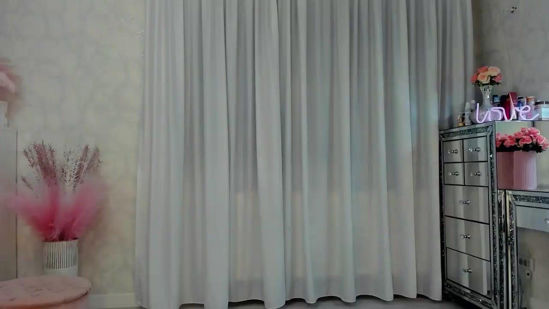 Gallery image thumbnail from MissButterfly's myfreecams stream on, 07/30/2026, 24:57 image 16 of 20