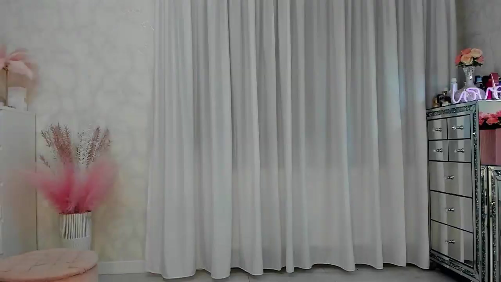 Gallery image thumbnail from MissButterfly's myfreecams stream on, 07/31/2026, 03:06 image 14 of 20