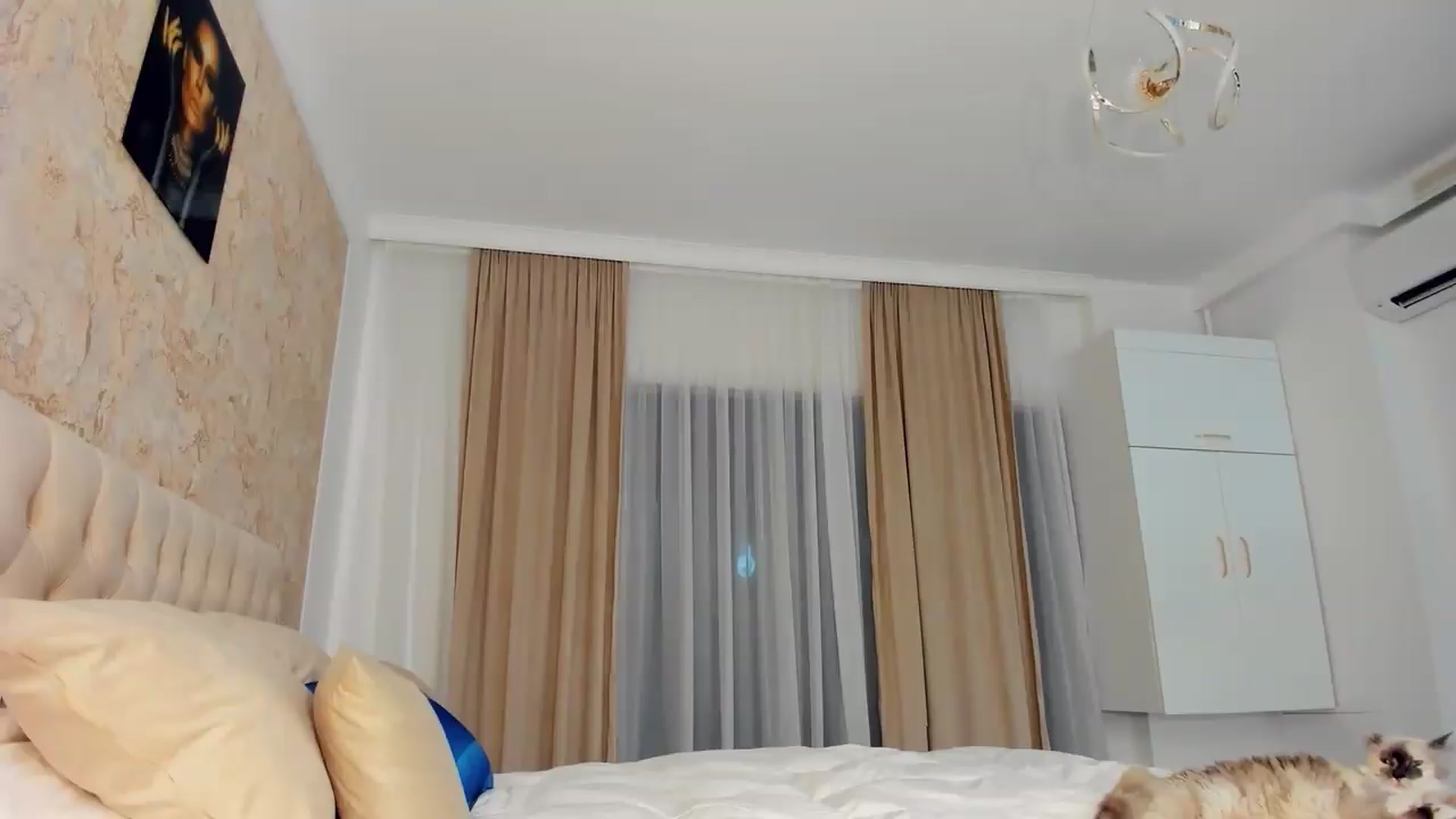Gallery image thumbnail from MissButterfly's myfreecams stream on, 08/21/2026, 03:17 image 13 of 20