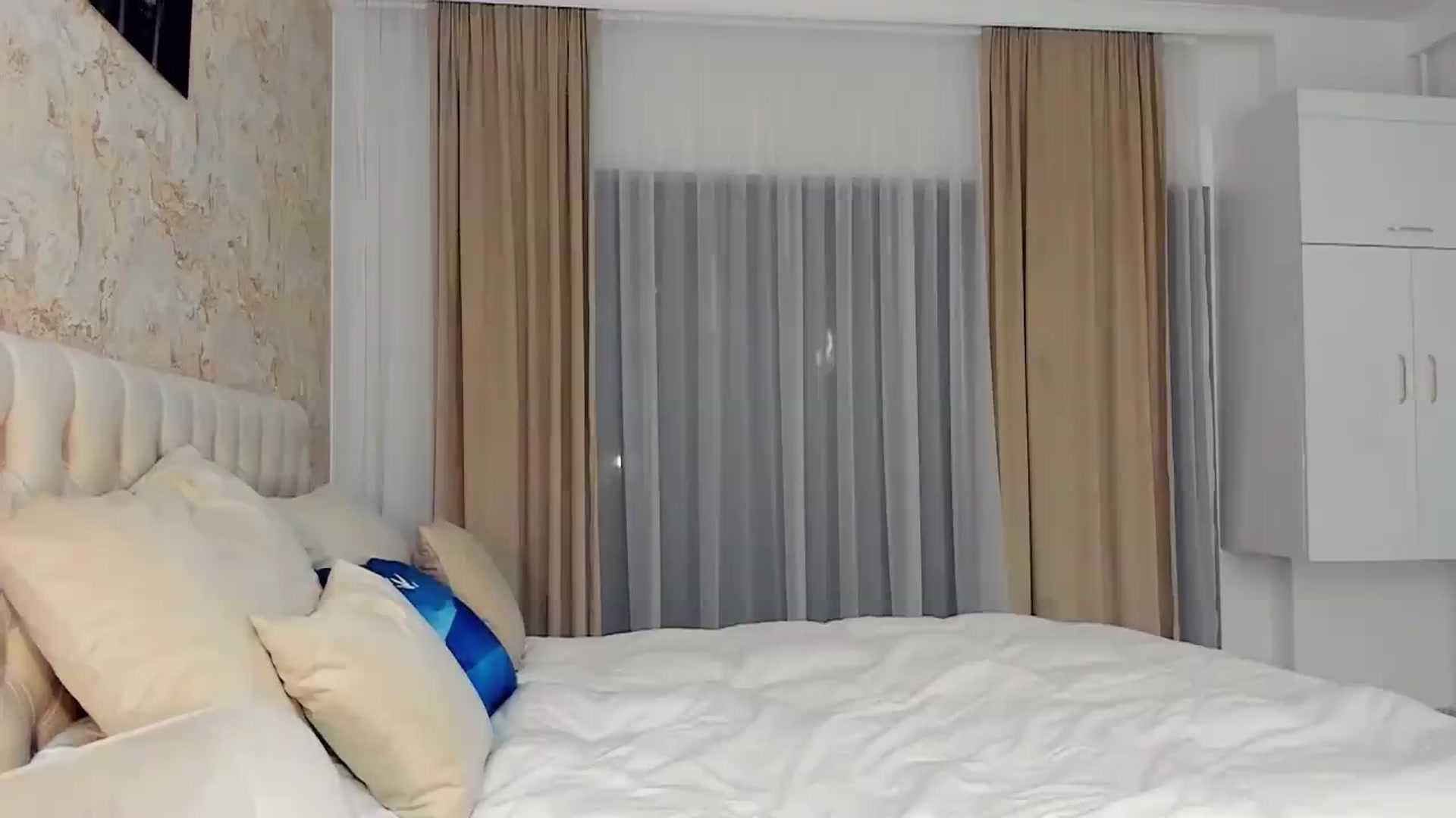 Gallery image thumbnail from MissButterfly's myfreecams stream on, 08/27/2026, 23:11 image 13 of 20