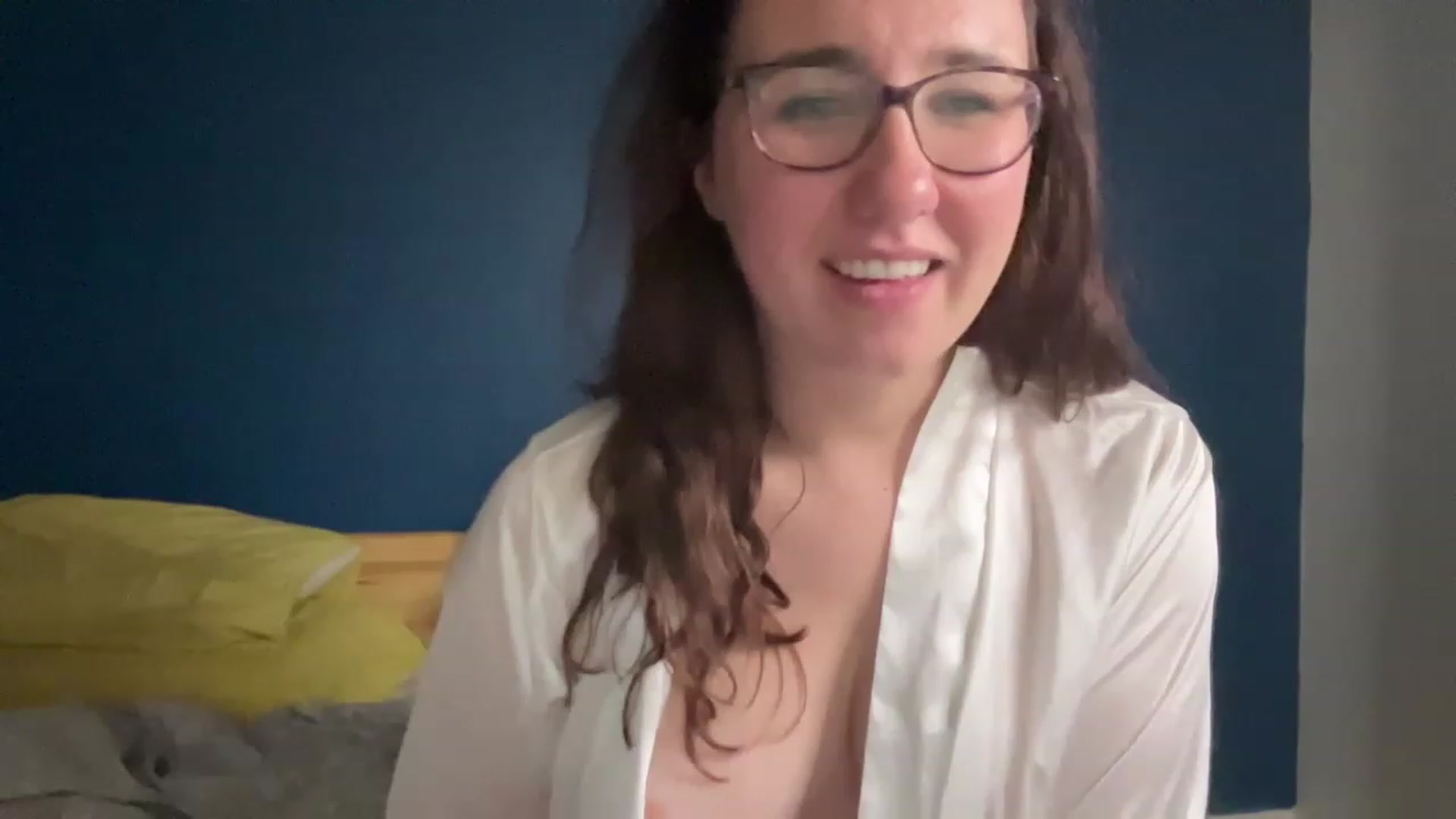 Gallery image thumbnail from MissChar95's myfreecams stream on, 11/22/2022, 23:31 image 20 of 20