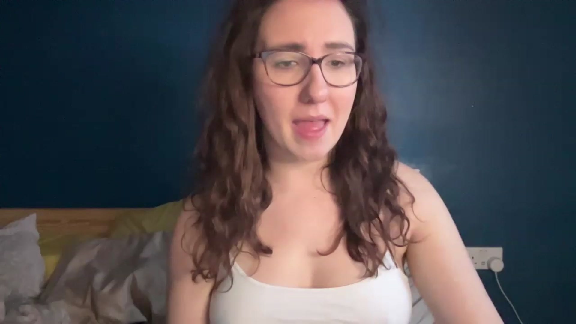 Gallery image thumbnail from MissChar95's myfreecams stream on, 12/05/2022, 15:25 image 16 of 20