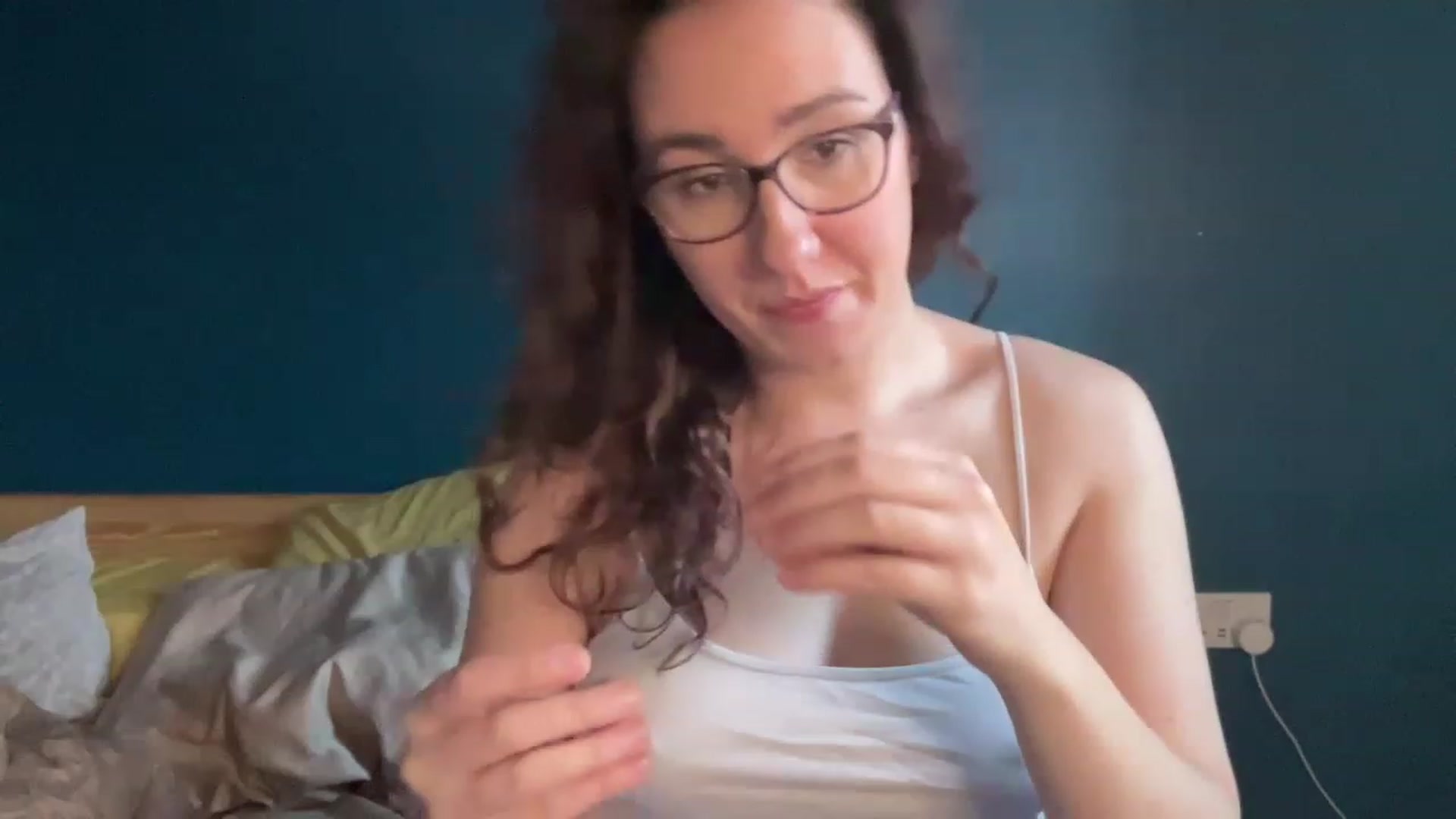 Gallery image thumbnail from MissChar95's myfreecams stream on, 12/05/2022, 15:25 image 3 of 20