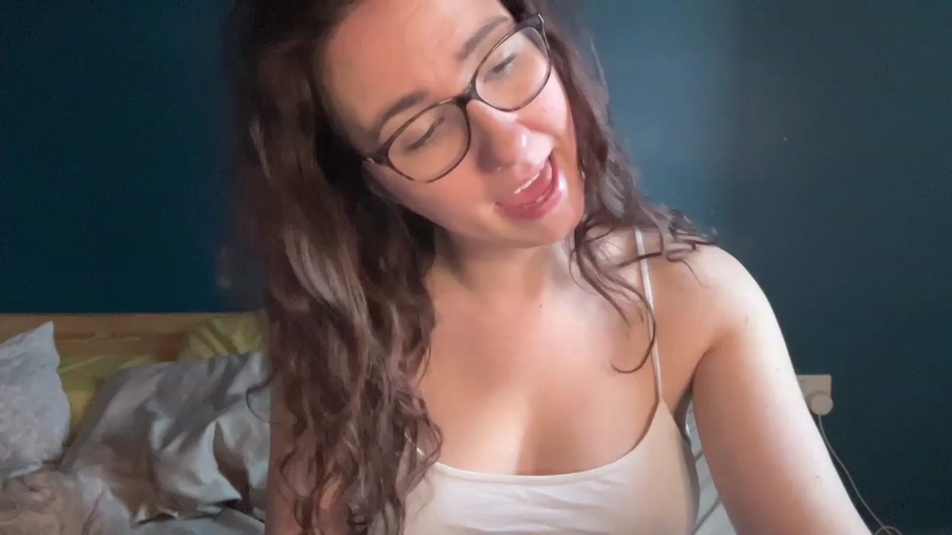 Gallery image thumbnail from MissChar95's myfreecams stream on, 12/05/2022, 15:25 image 1 of 20