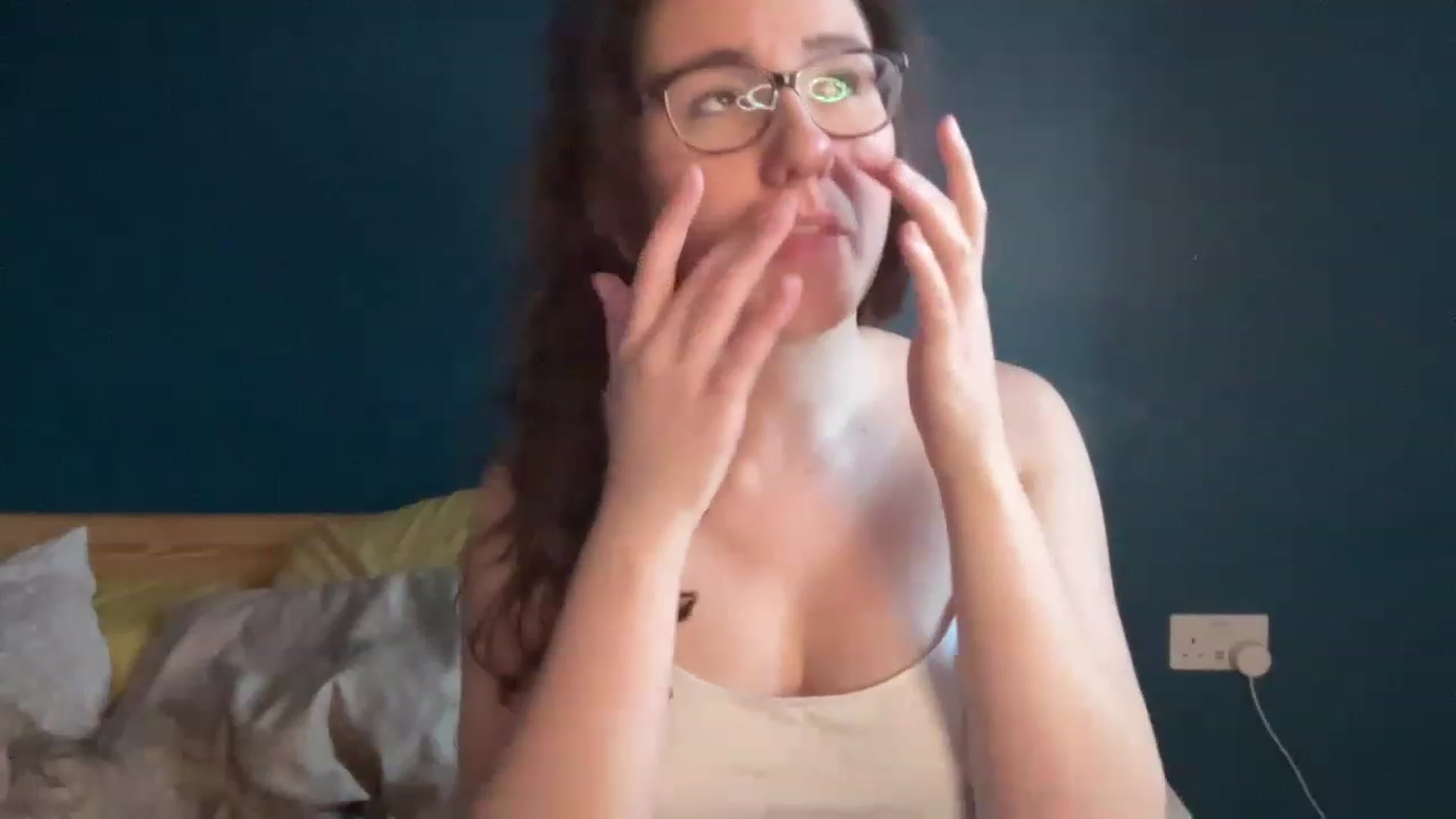 Gallery image thumbnail from MissChar95's myfreecams stream on, 12/05/2022, 15:25 image 9 of 20