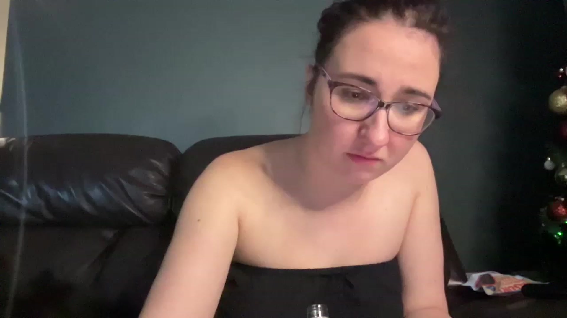 Gallery image thumbnail from MissChar95's myfreecams stream on, 12/06/2022, 15:16 image 12 of 20