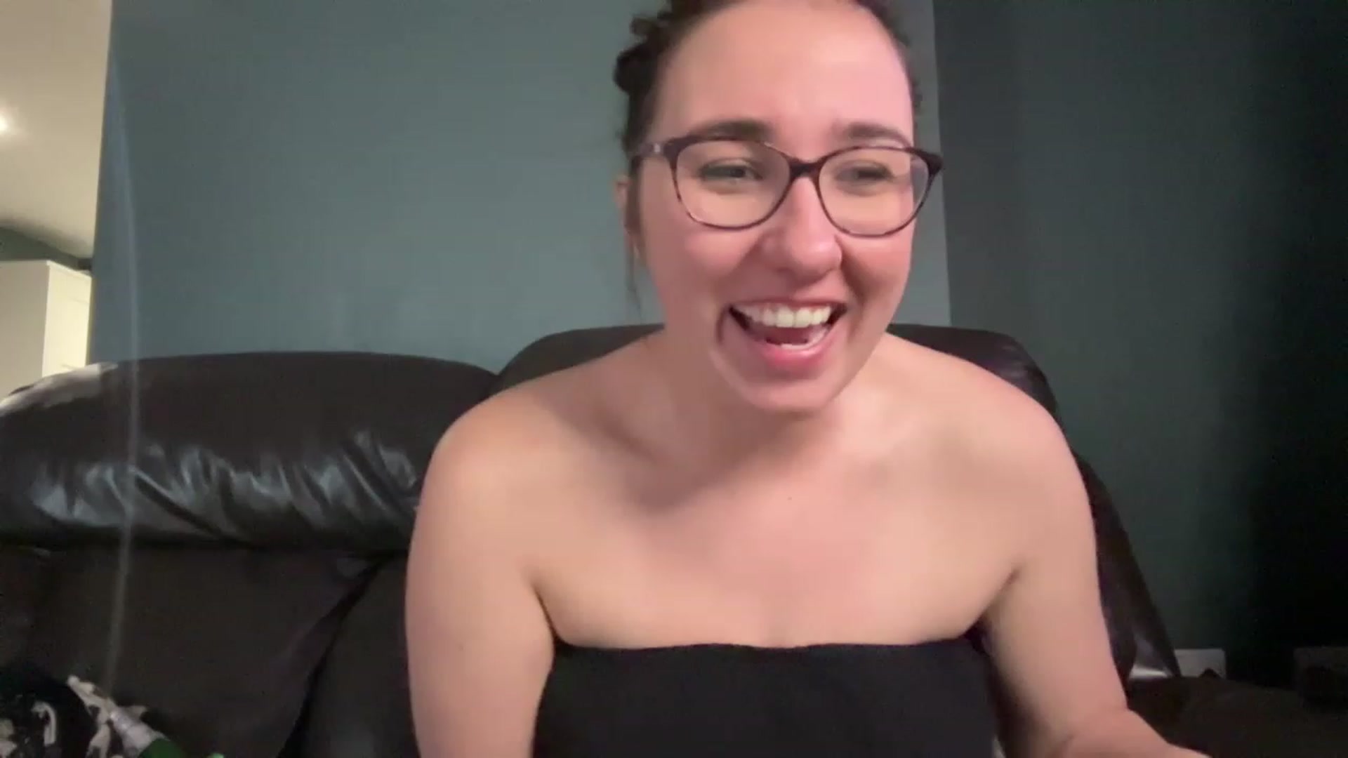 Gallery image thumbnail from MissChar95's myfreecams stream on, 12/06/2022, 15:16 image 9 of 20