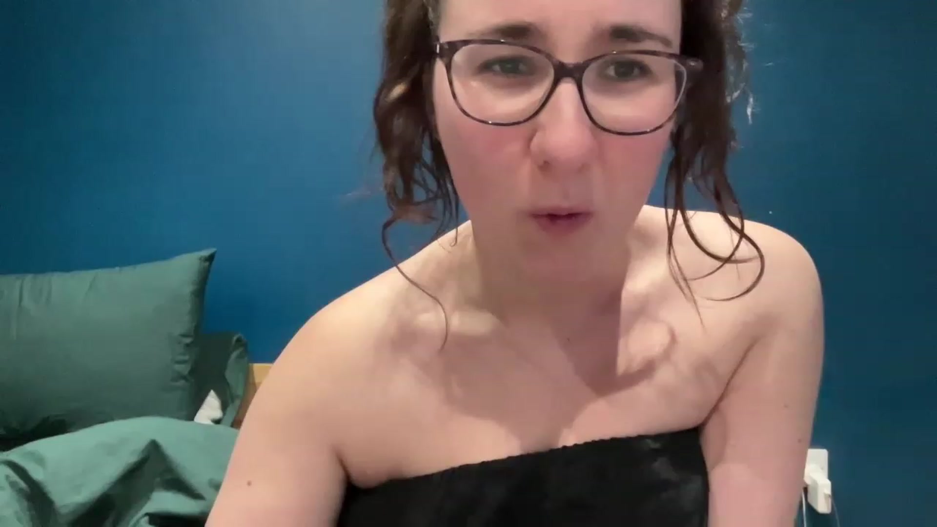 Gallery image thumbnail from MissChar95's myfreecams stream on, 02/26/2023, 17:56 image 12 of 20