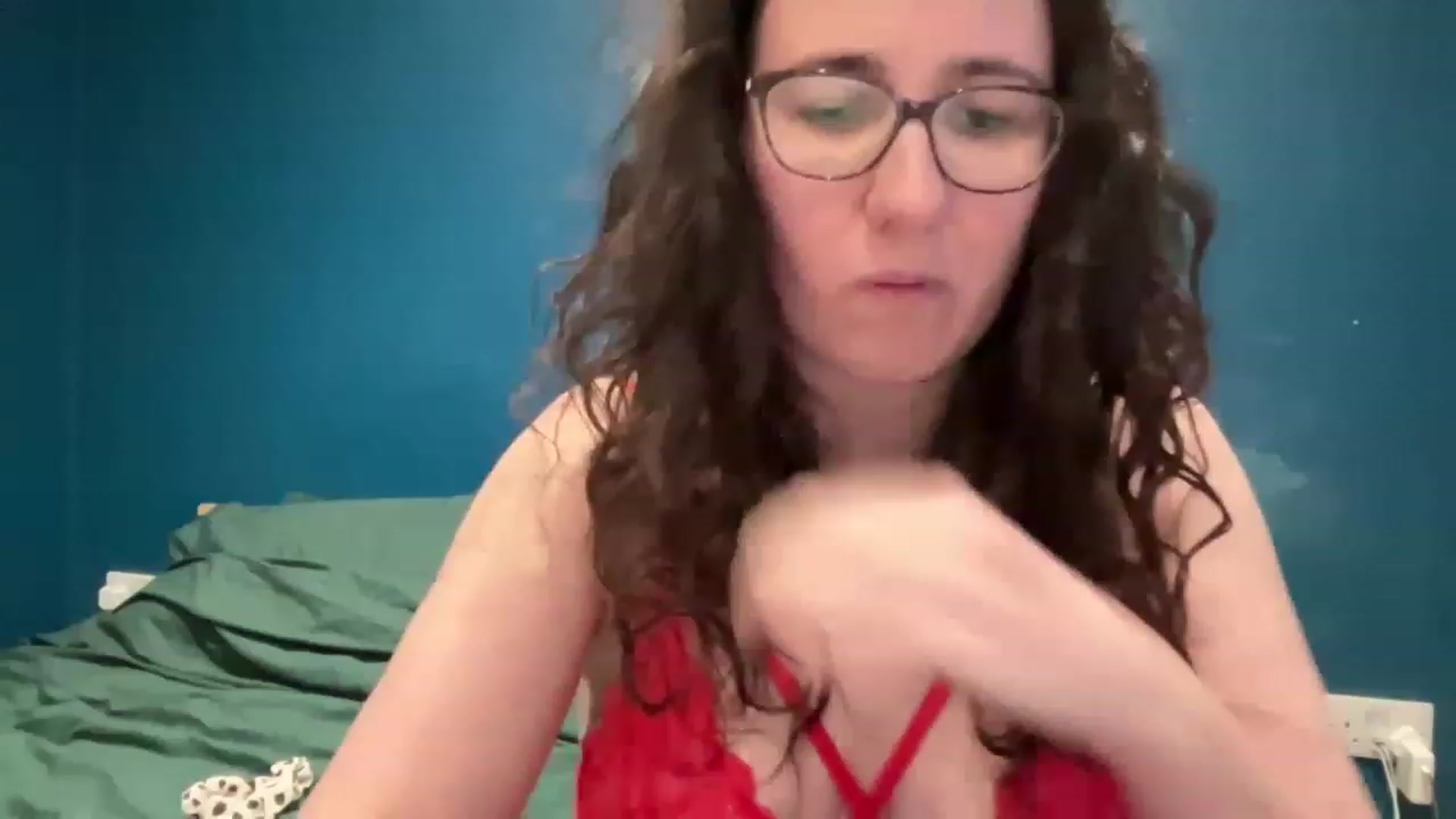 Gallery image thumbnail from MissChar95's myfreecams stream on, 03/12/2023, 18:03 image 17 of 20