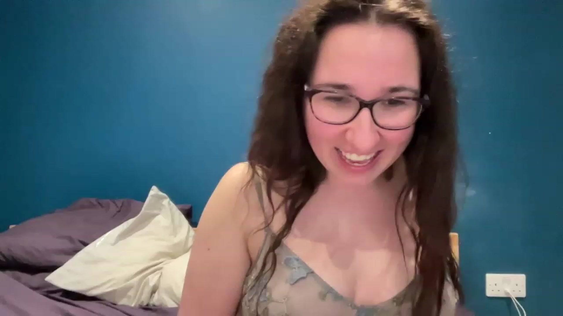 Gallery image thumbnail from MissChar95's myfreecams stream on, 04/02/2023, 18:00 image 6 of 20