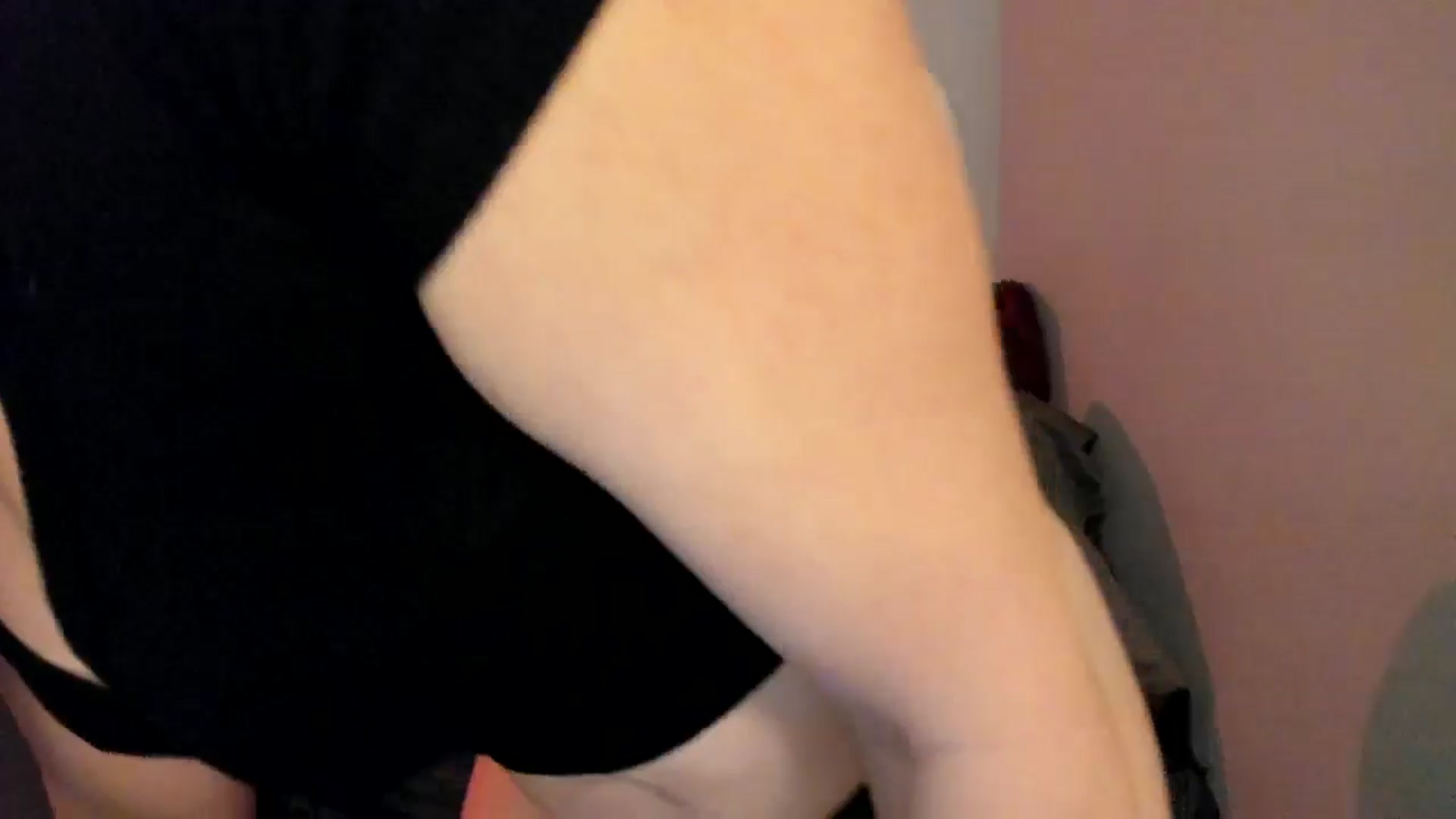 Gallery image thumbnail from MissCherryM's myfreecams stream on, 12/03/2025, 19:05 image 15 of 20