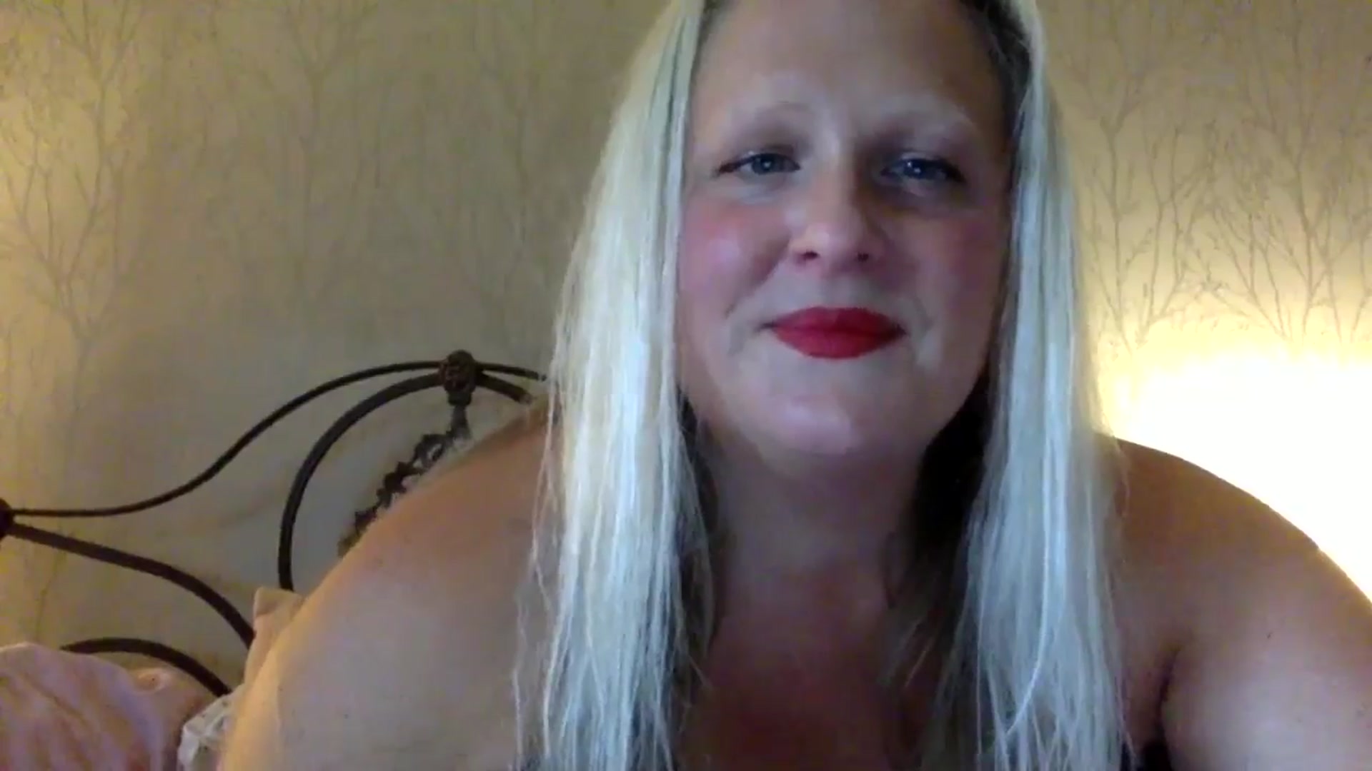 Gallery image thumbnail from MissDDGusher's myfreecams stream on, 07/20/2024, 17:42 image 6 of 20