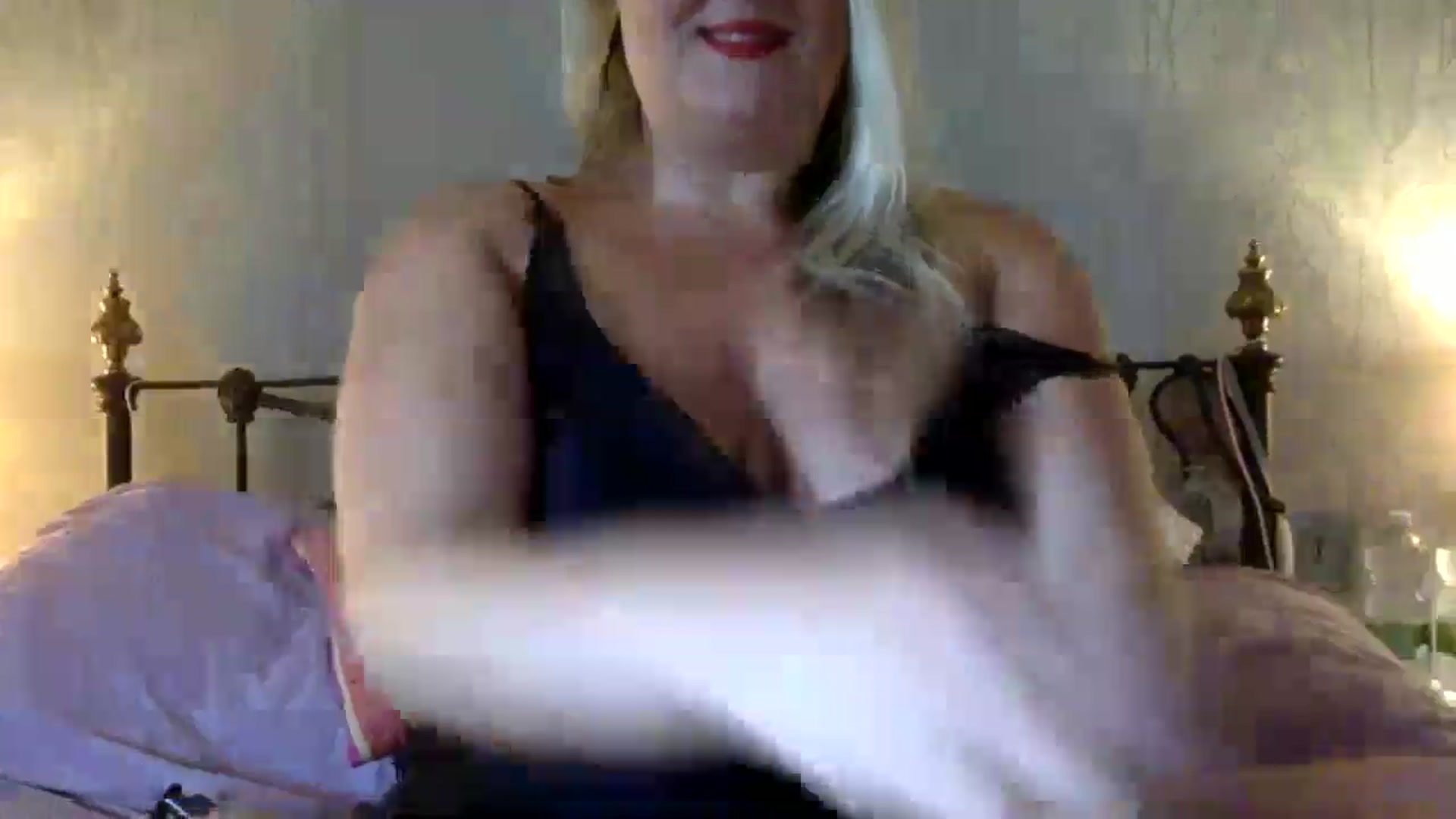 Gallery image thumbnail from MissDDGusher's myfreecams stream on, 07/22/2024, 09:26 image 16 of 20