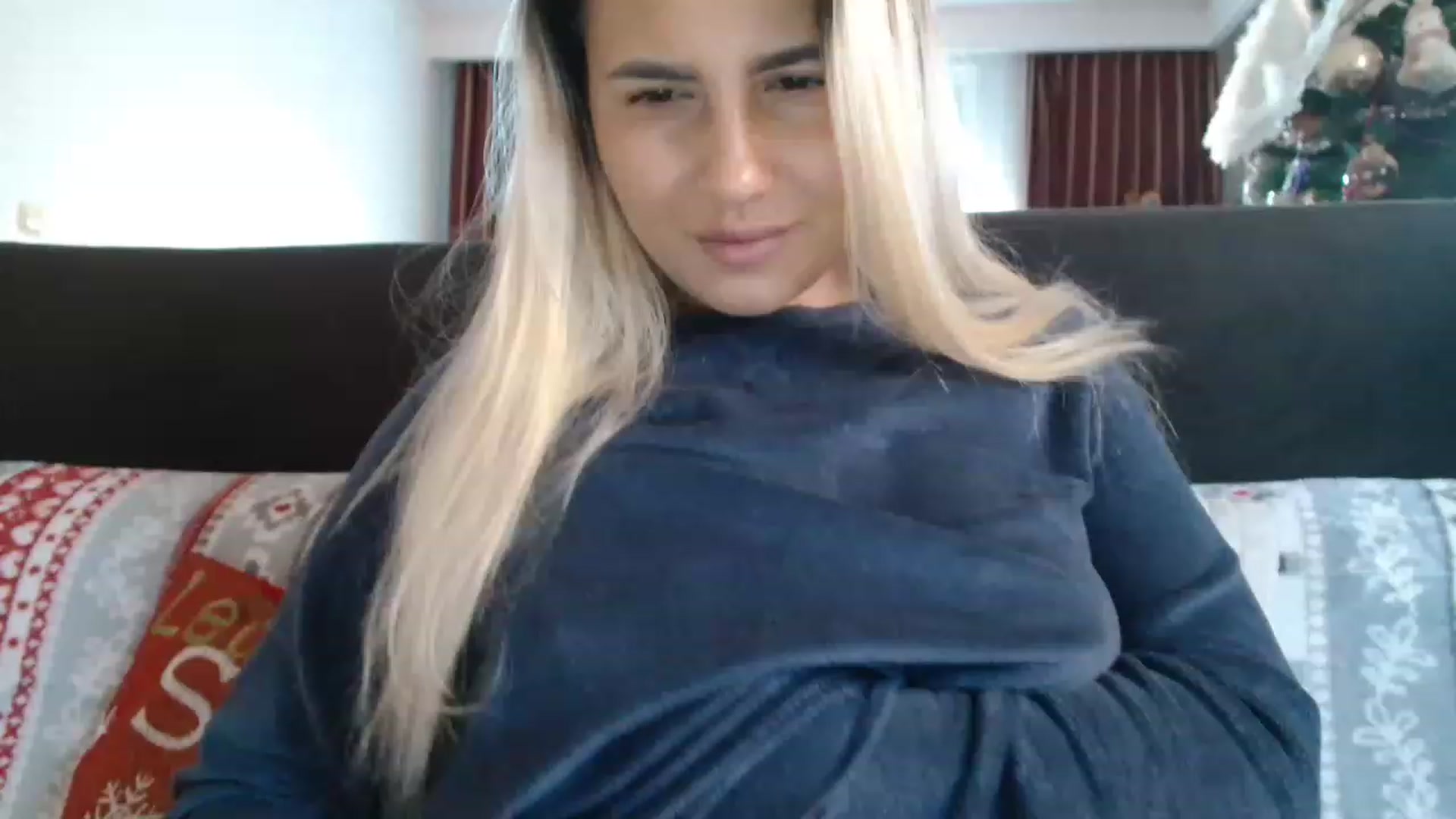 Gallery image thumbnail from MissDafina's myfreecams stream on, 12/28/2022, 13:49 image 3 of 20