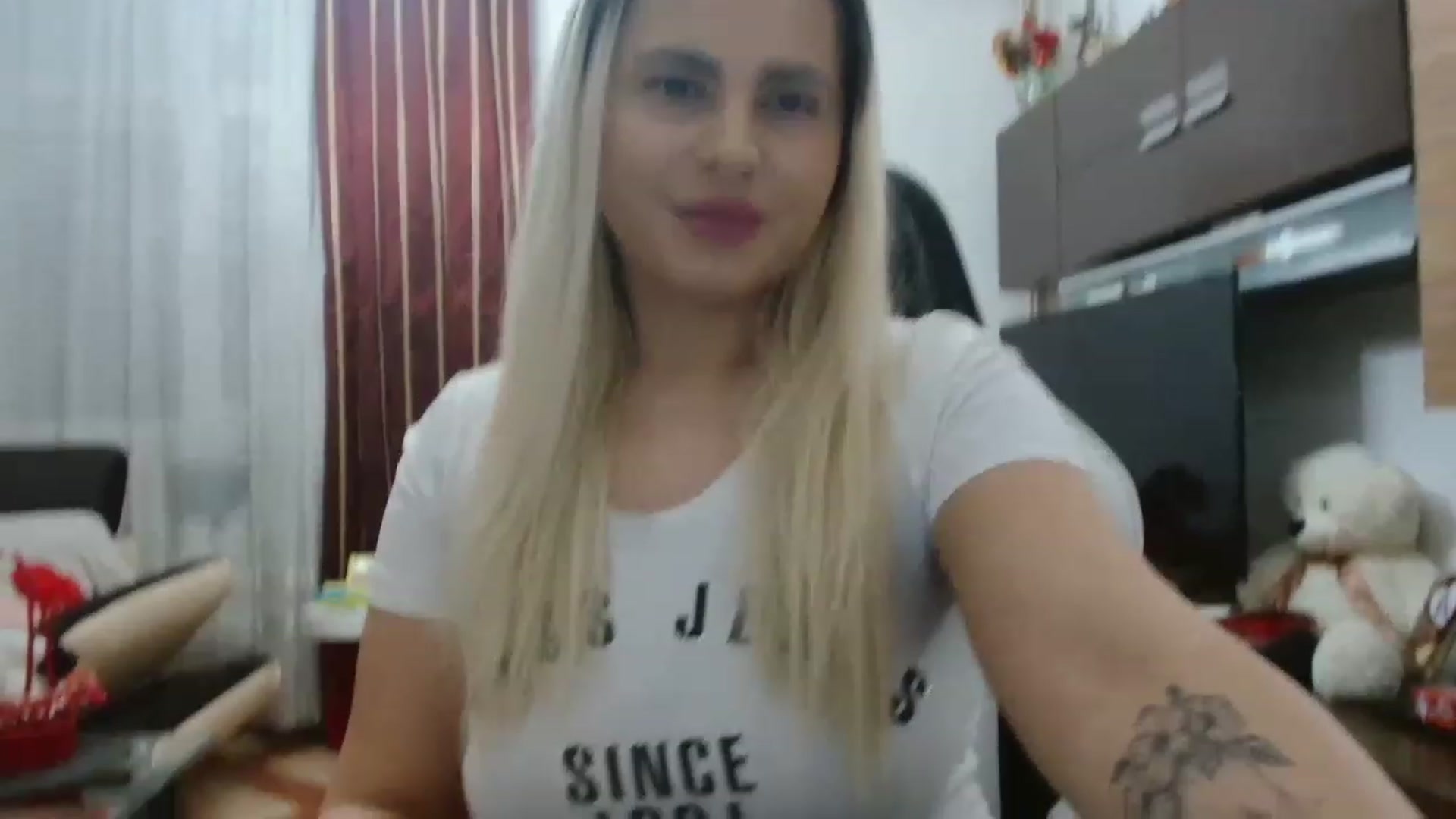 Gallery image thumbnail from MissDafina's myfreecams stream on, 01/07/2023, 18:11 image 15 of 20
