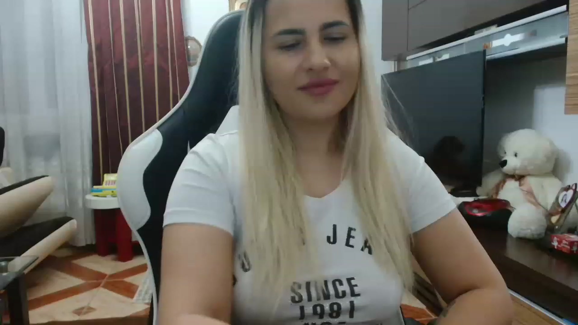 Gallery image thumbnail from MissDafina's myfreecams stream on, 01/07/2023, 18:11 image 8 of 20