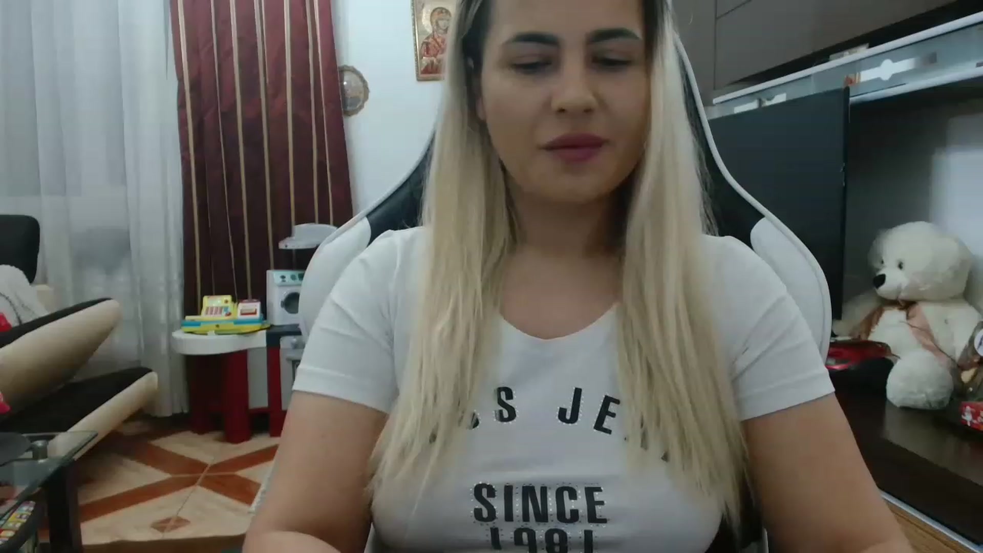 Gallery image thumbnail from MissDafina's myfreecams stream on, 01/07/2023, 18:11 image 4 of 20