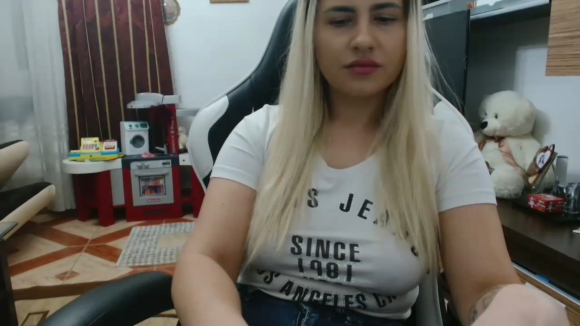 Gallery image thumbnail from MissDafina's myfreecams stream on, 01/07/2023, 18:11 image 10 of 20