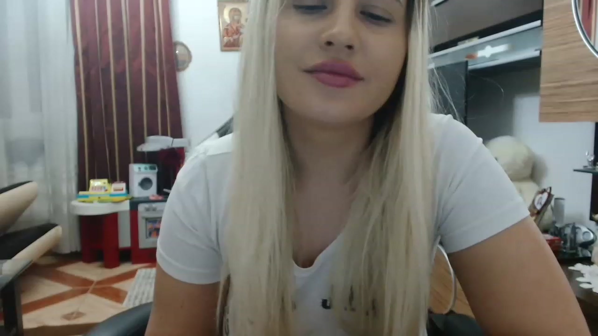 Gallery image thumbnail from MissDafina's myfreecams stream on, 01/07/2023, 18:11 image 12 of 20
