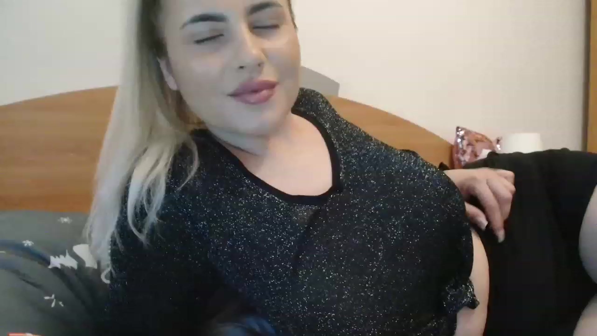 Gallery image thumbnail from MissDafina's myfreecams stream on, 01/08/2023, 13:42 image 12 of 20