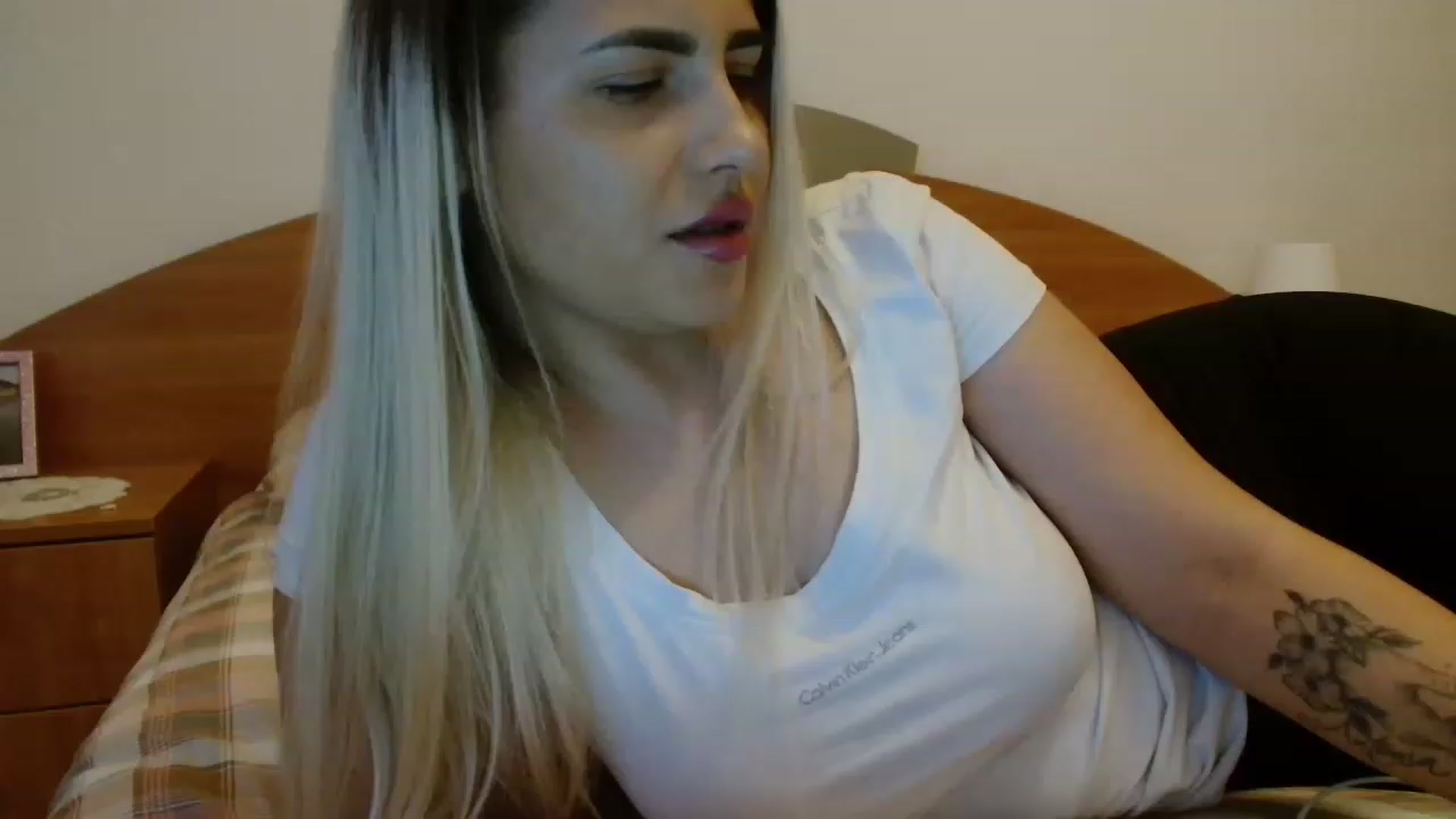 Gallery image thumbnail from MissDafina's myfreecams stream on, 02/08/2023, 24:38 image 12 of 20
