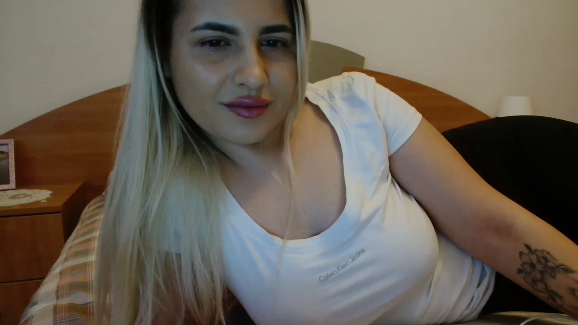 Gallery image thumbnail from MissDafina's myfreecams stream on, 02/08/2023, 24:38 image 13 of 20