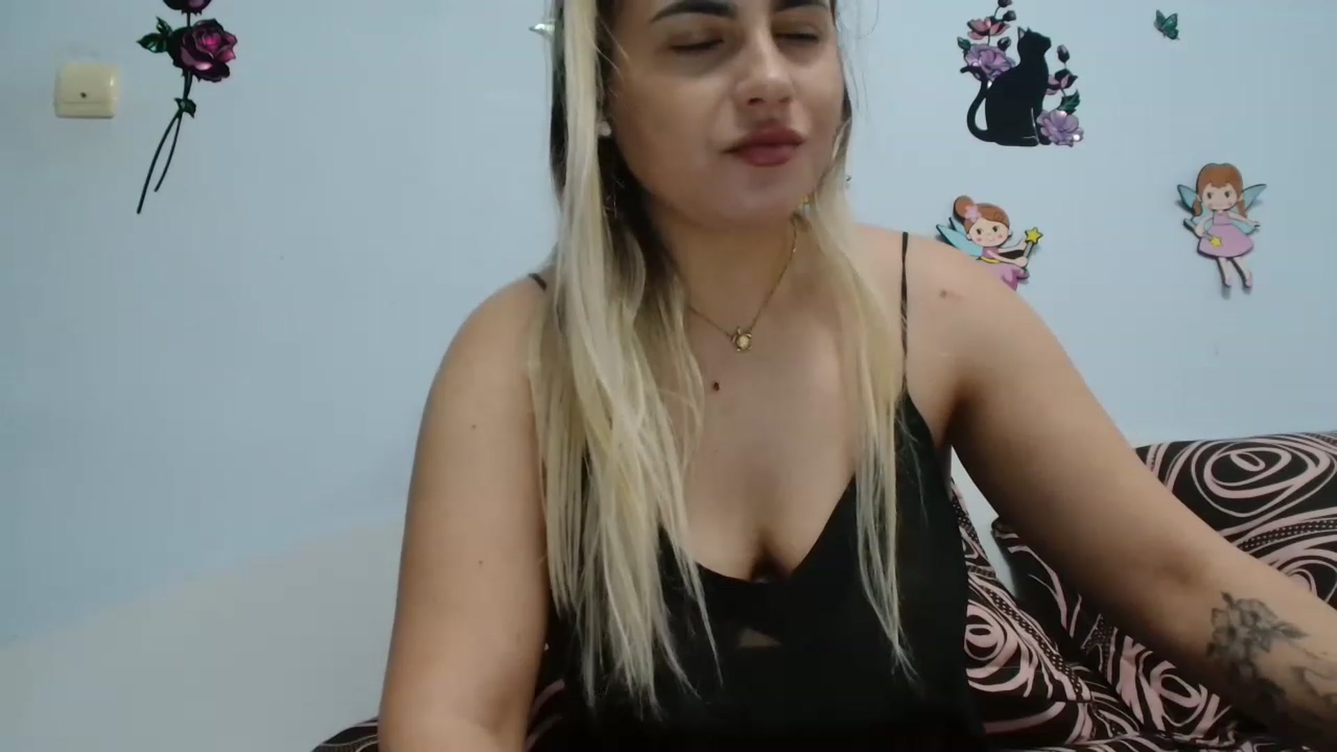 Gallery image thumbnail from MissDafina's myfreecams stream on, 02/25/2023, 12:34 image 7 of 20