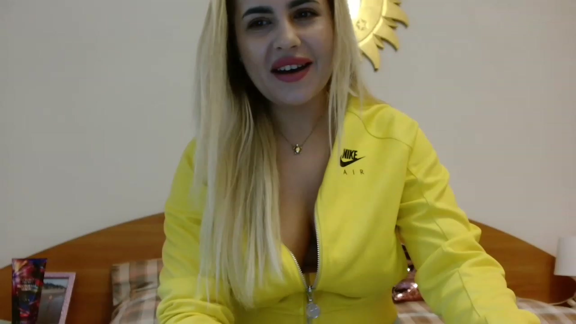 Gallery image thumbnail from MissDafina's myfreecams stream on, 03/12/2023, 15:17 image 4 of 20