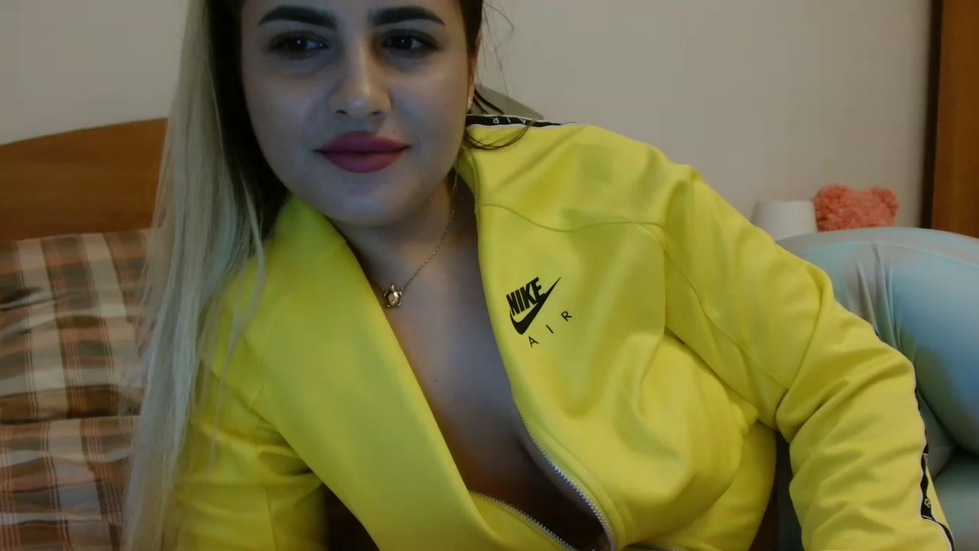 Gallery image thumbnail from MissDafina's myfreecams stream on, 03/12/2023, 15:17 image 10 of 20