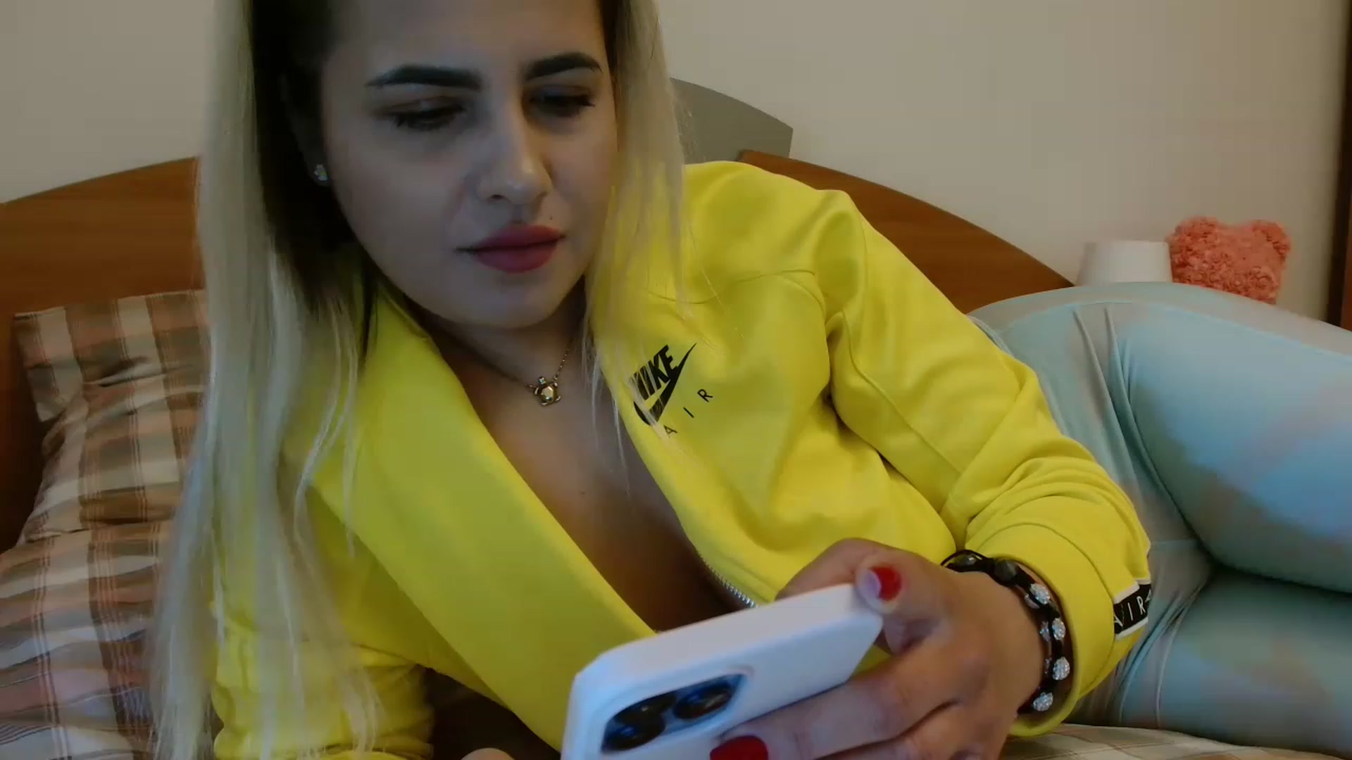 Gallery image thumbnail from MissDafina's myfreecams stream on, 03/12/2023, 15:17 image 2 of 20
