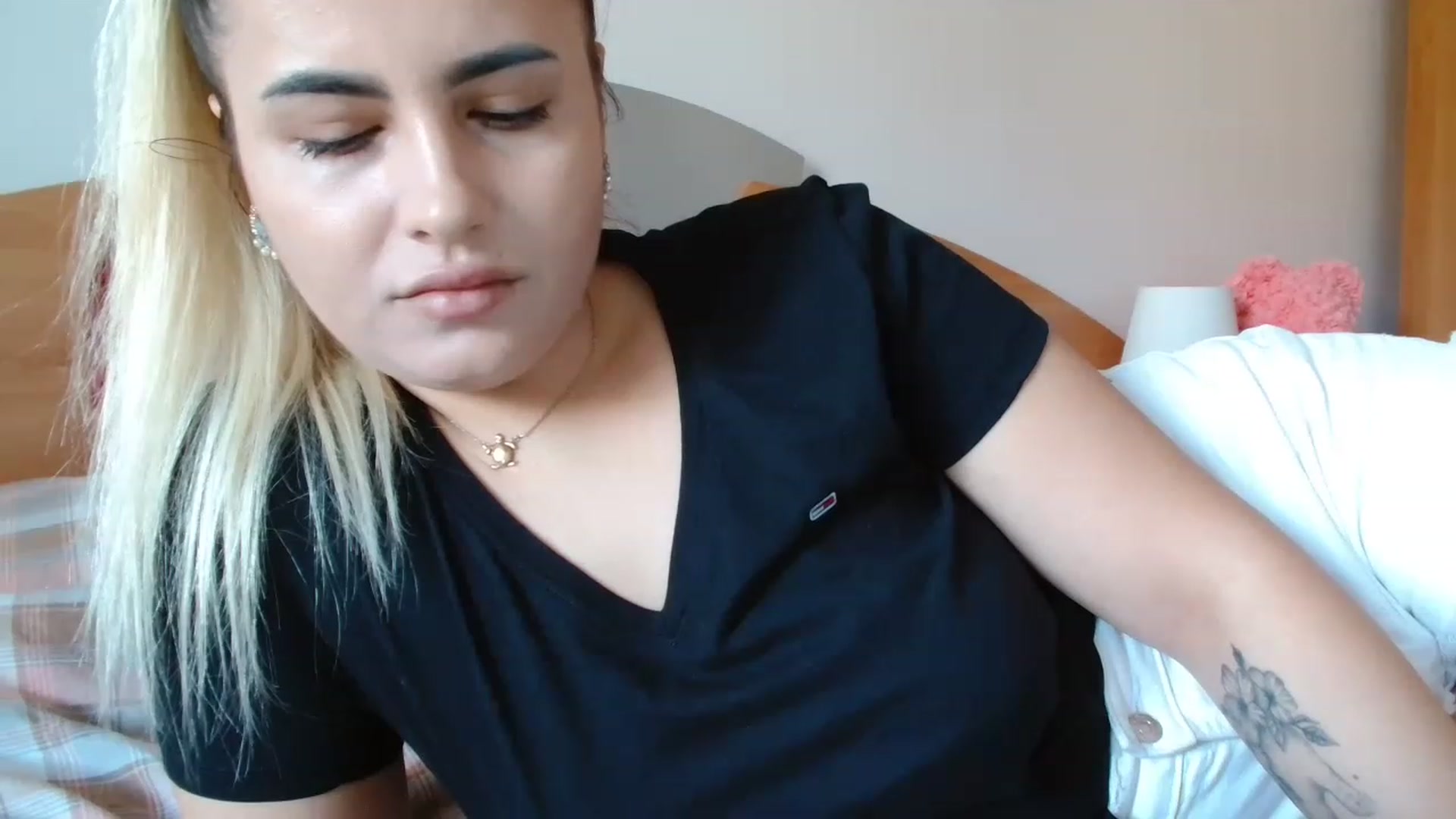 Gallery image thumbnail from MissDafina's myfreecams stream on, 03/14/2023, 13:36 image 20 of 20
