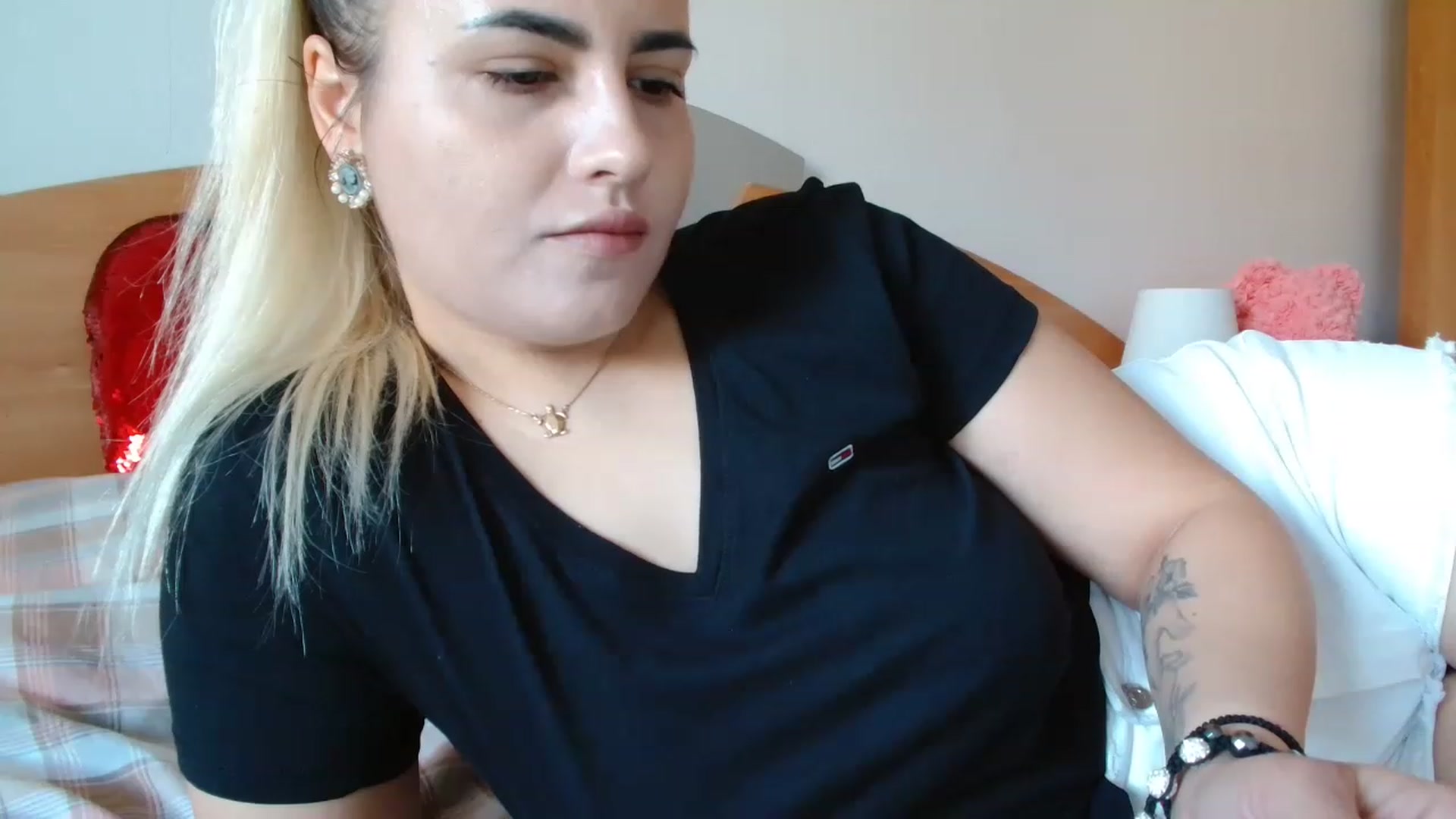 Gallery image thumbnail from MissDafina's myfreecams stream on, 03/14/2023, 13:36 image 19 of 20