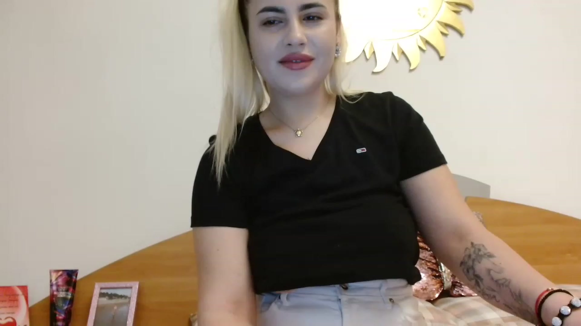 Gallery image thumbnail from MissDafina's myfreecams stream on, 03/14/2023, 15:11 image 6 of 20