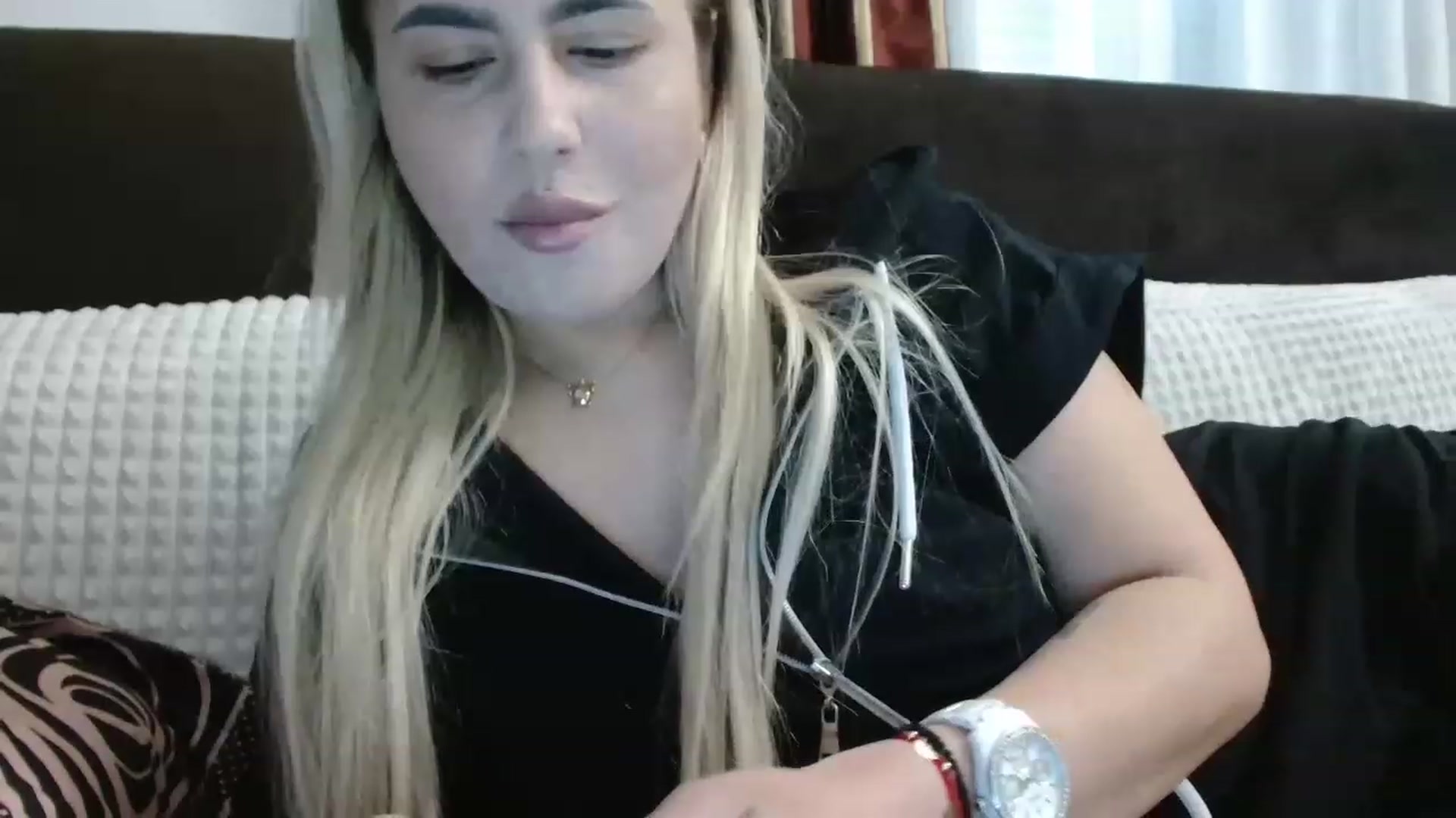 Gallery image thumbnail from MissDafina's myfreecams stream on, 03/18/2023, 15:28 image 9 of 20