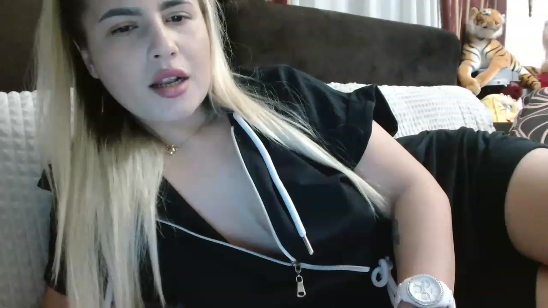 Gallery image thumbnail from MissDafina's myfreecams stream on, 03/18/2023, 16:57 image 16 of 20