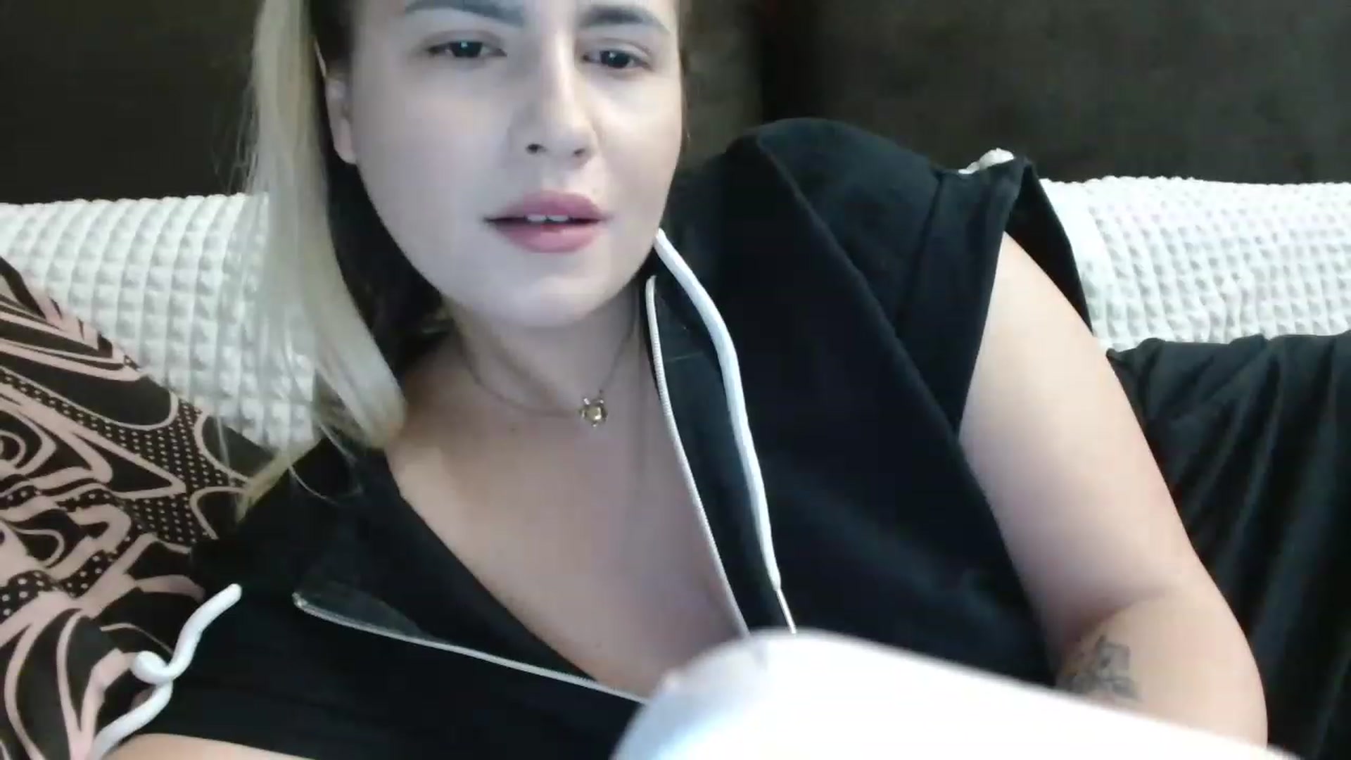 Gallery image thumbnail from MissDafina's myfreecams stream on, 03/18/2023, 18:14 image 9 of 20