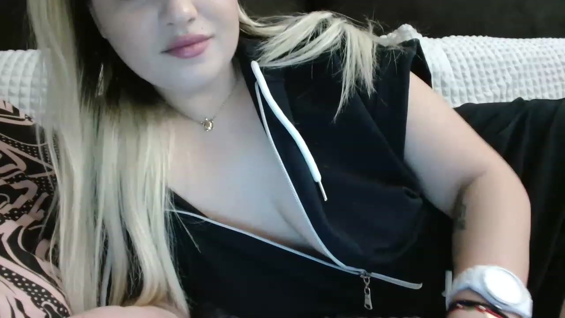 Gallery image thumbnail from MissDafina's myfreecams stream on, 03/18/2023, 18:14 image 15 of 20