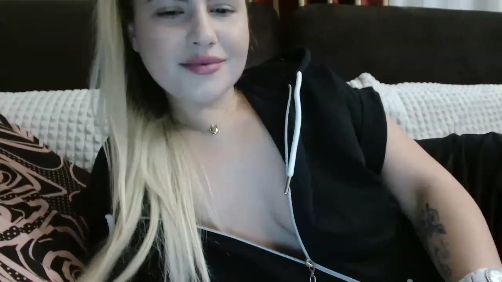 Gallery image thumbnail from MissDafina's myfreecams stream on, 03/18/2023, 18:14 image 13 of 20