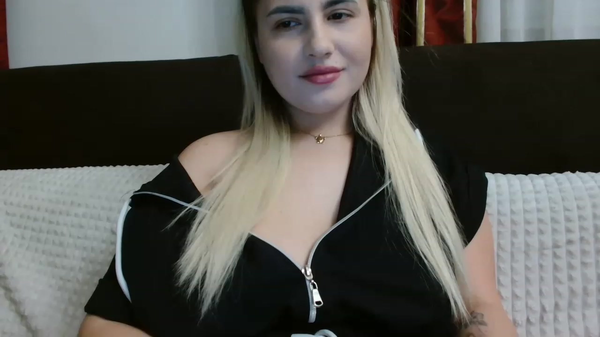 Gallery image thumbnail from MissDafina's myfreecams stream on, 03/18/2023, 18:14 image 4 of 20