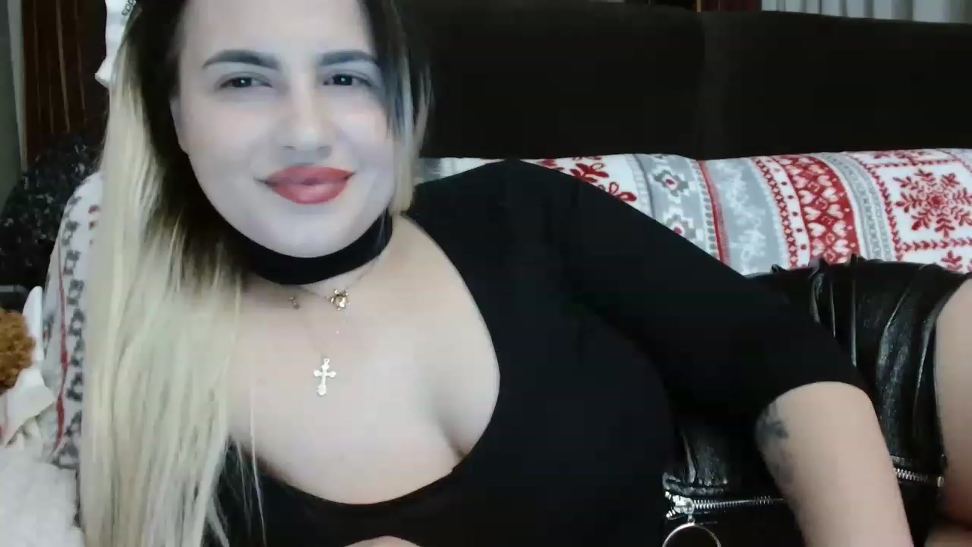 Gallery image thumbnail from MissDafina's myfreecams stream on, 04/03/2023, 23:35 image 14 of 20