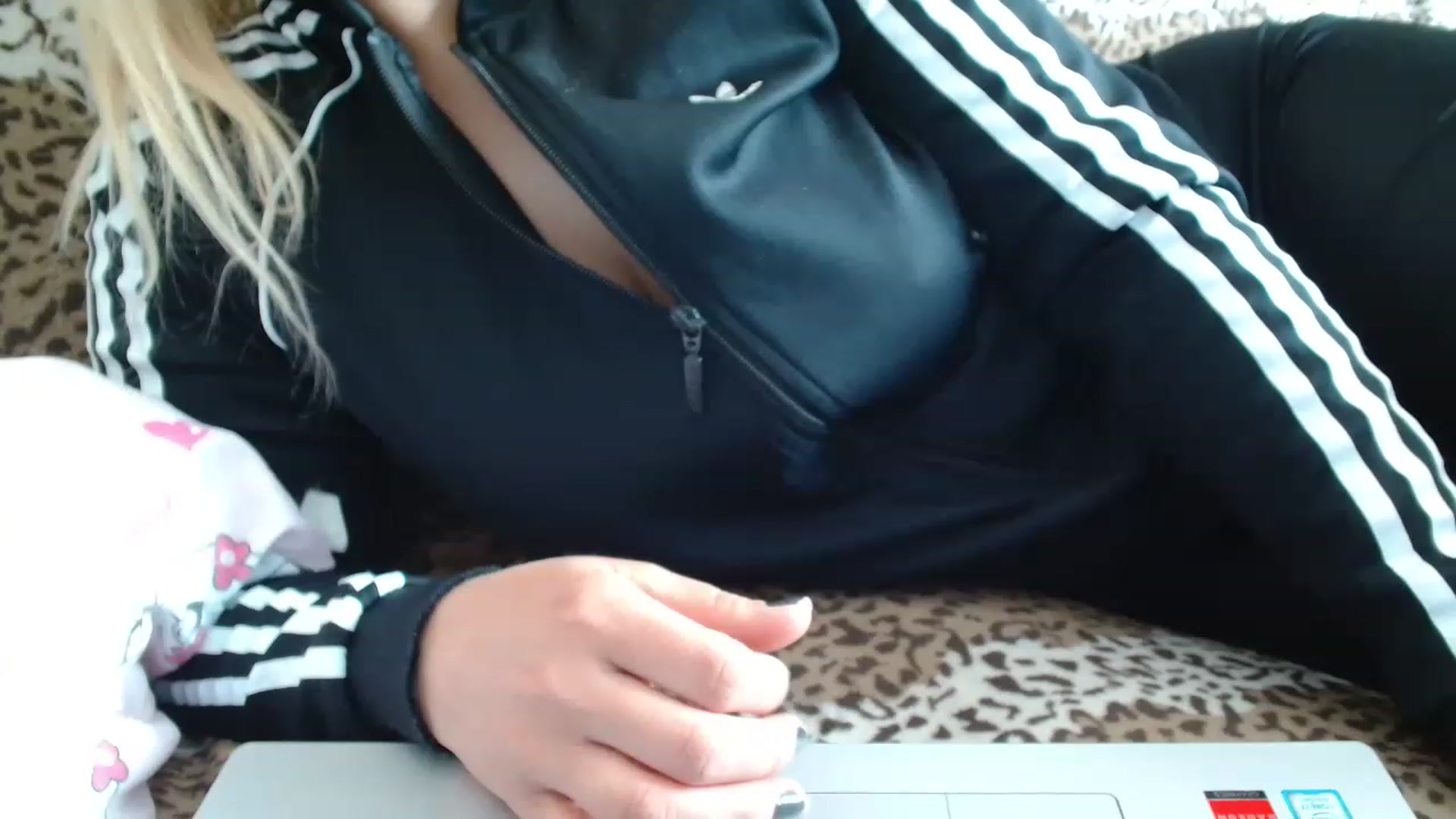 Gallery image thumbnail from MissDafina's myfreecams stream on, 04/24/2023, 07:45 image 16 of 20