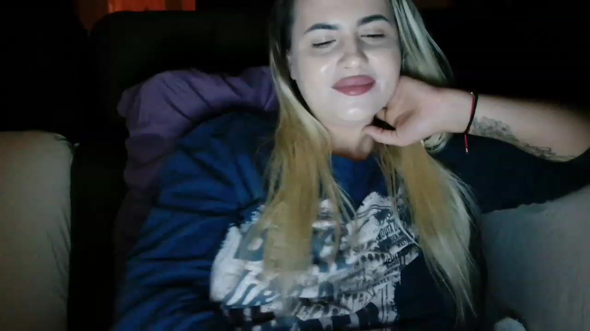 Gallery image thumbnail from MissDafina's myfreecams stream on, 04/28/2023, 24:20 image 13 of 20
