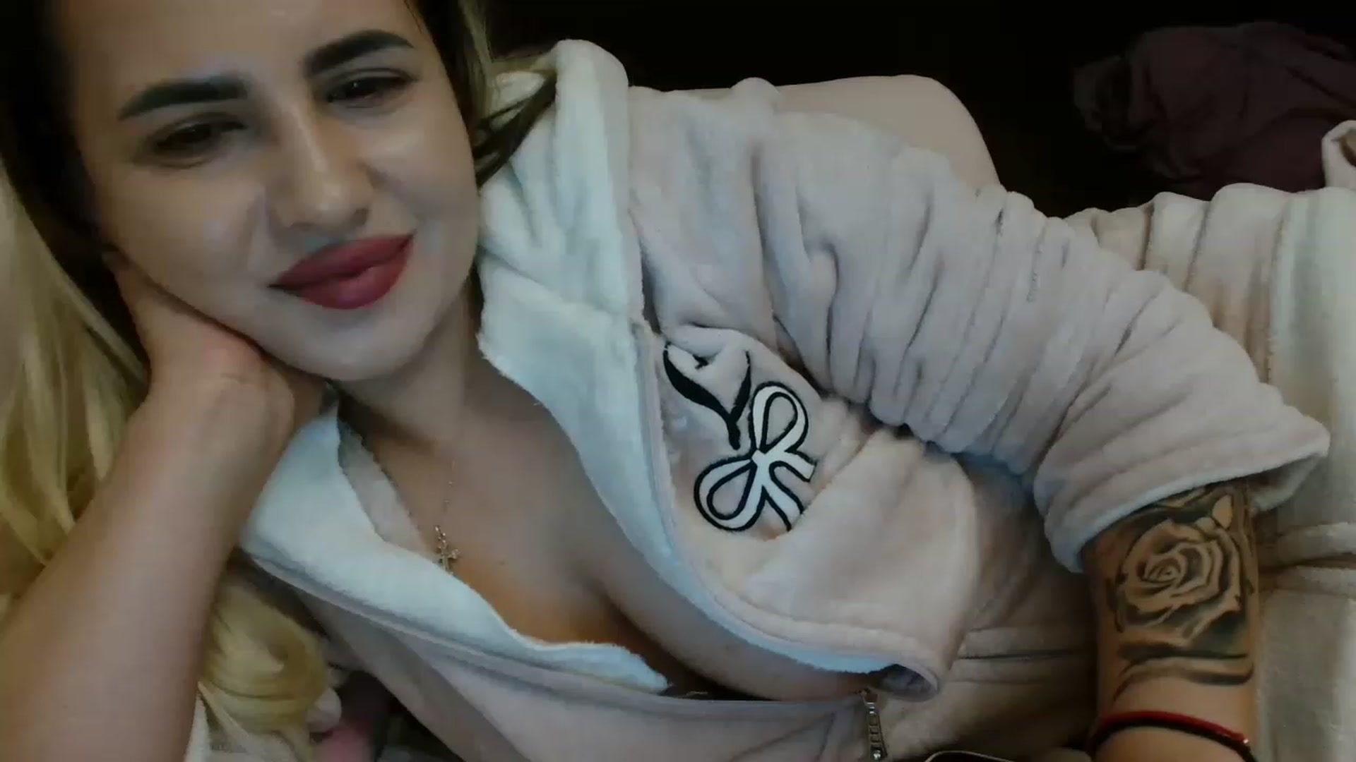 Gallery image thumbnail from MissDafina's myfreecams stream on, 04/28/2023, 24:20 image 10 of 20