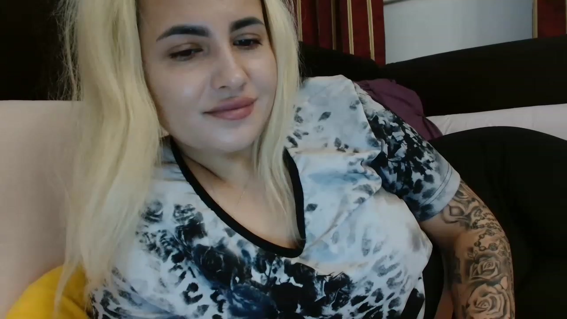 Gallery image thumbnail from MissDafina's myfreecams stream on, 04/29/2023, 13:41 image 13 of 20