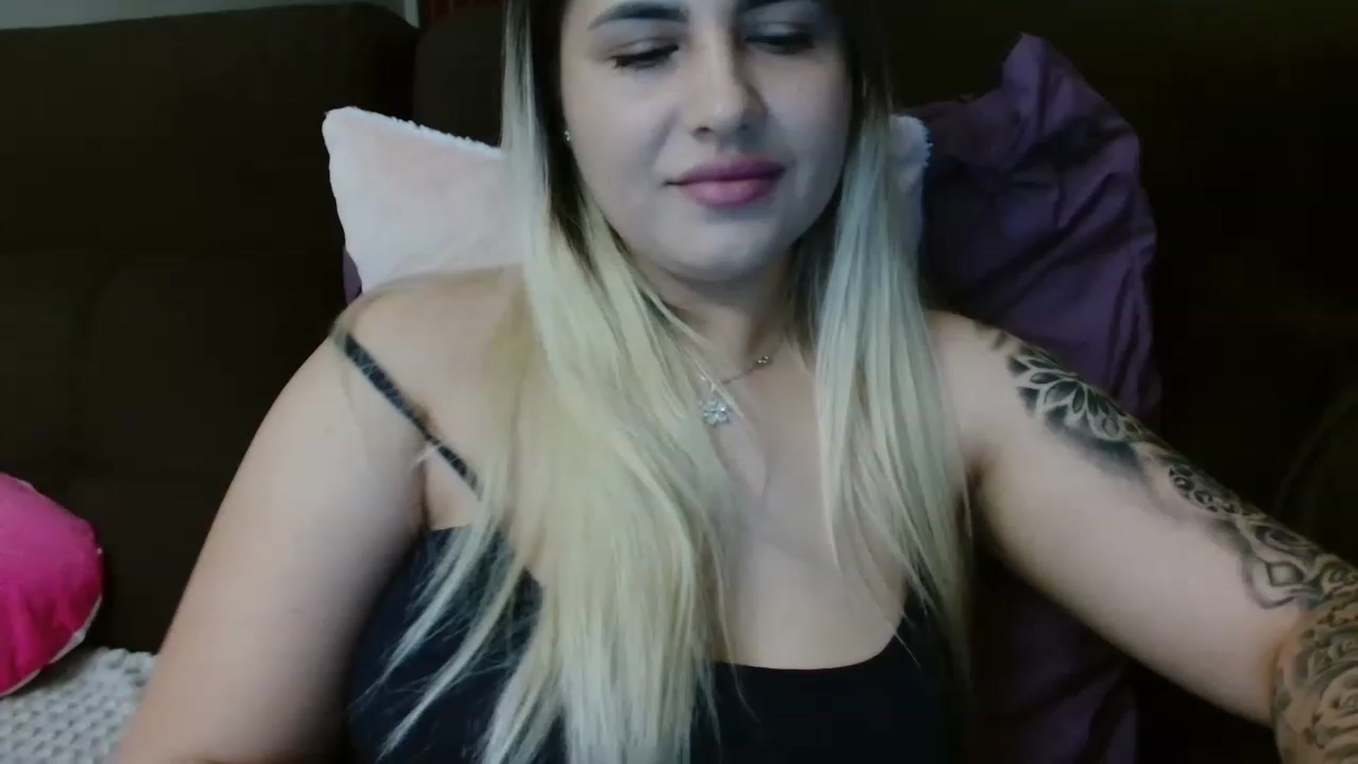 Gallery image thumbnail from MissDafina's myfreecams stream on, 05/13/2023, 23:55 image 1 of 20