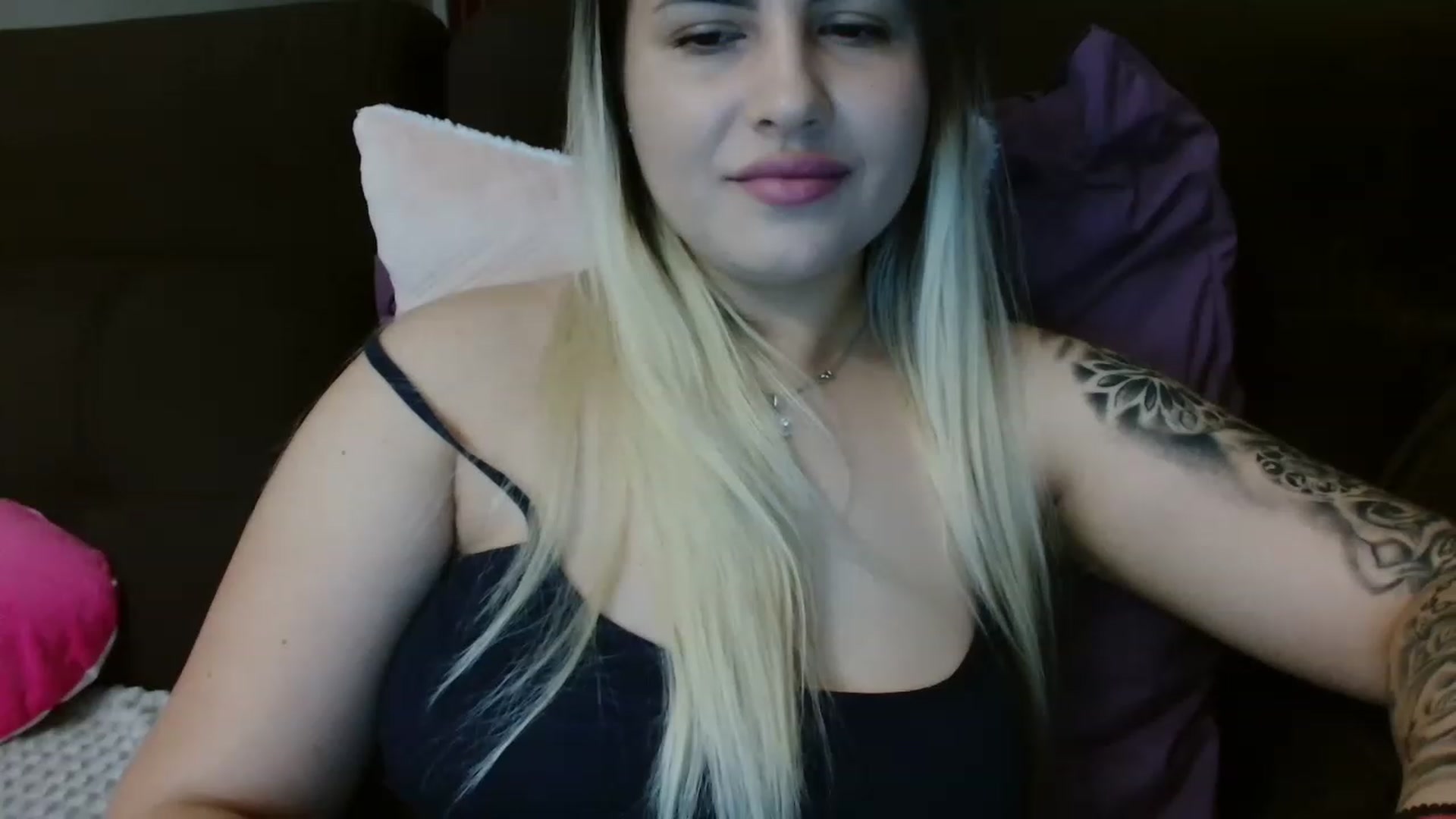 Gallery image thumbnail from MissDafina's myfreecams stream on, 05/13/2023, 23:55 image 3 of 20