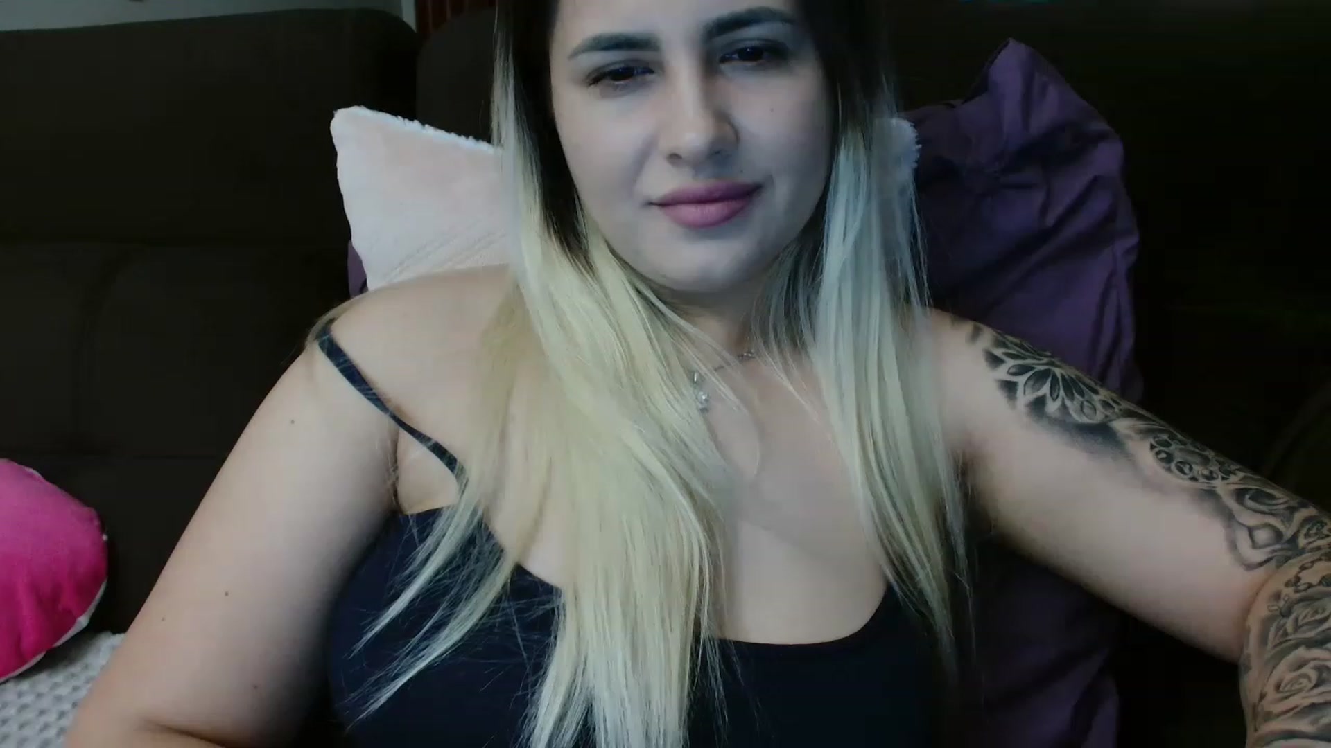 Gallery image thumbnail from MissDafina's myfreecams stream on, 05/13/2023, 23:55 image 2 of 20