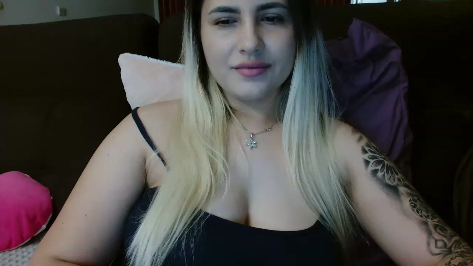 Gallery image thumbnail from MissDafina's myfreecams stream on, 05/13/2023, 23:55 image 5 of 20