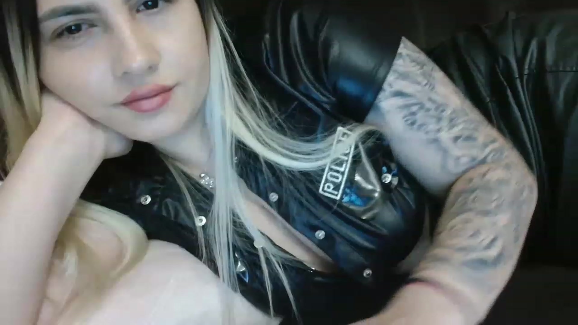 Gallery image thumbnail from MissDafina's myfreecams stream on, 05/19/2023, 24:21 image 13 of 20